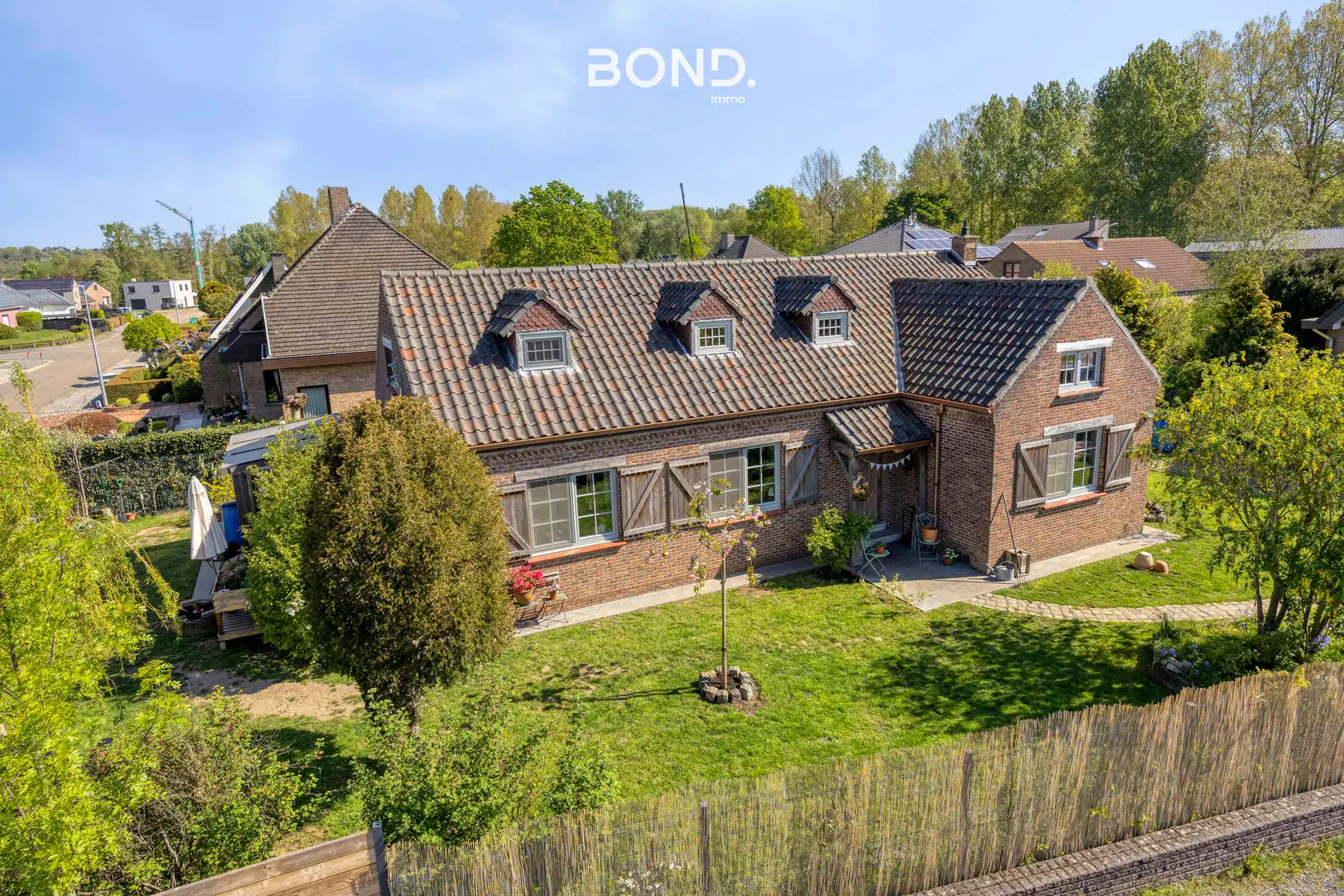 Instapklare woning met drie slaapkamers te Wezemaal! foto {{pictureIndex}}