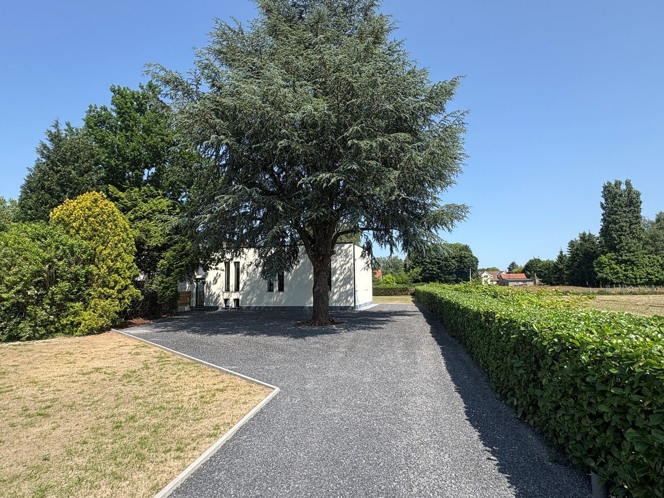Prachtig gerenoveerde interbellum BEN-woning met diepe, zonnige tuin te Afsnee foto {{pictureIndex}}