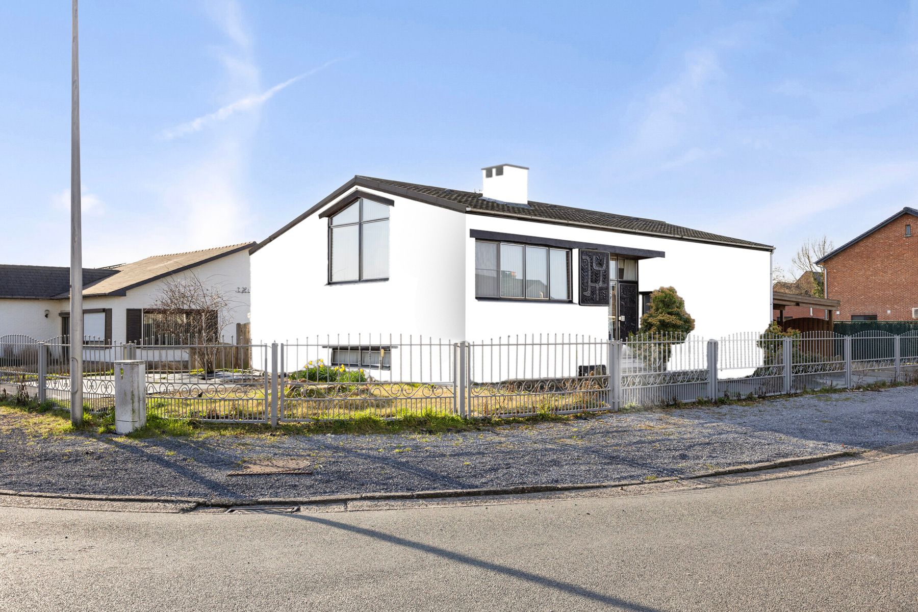 Ruime hoekwoning in Houthalen-Oost met enorm potentieel! foto 2