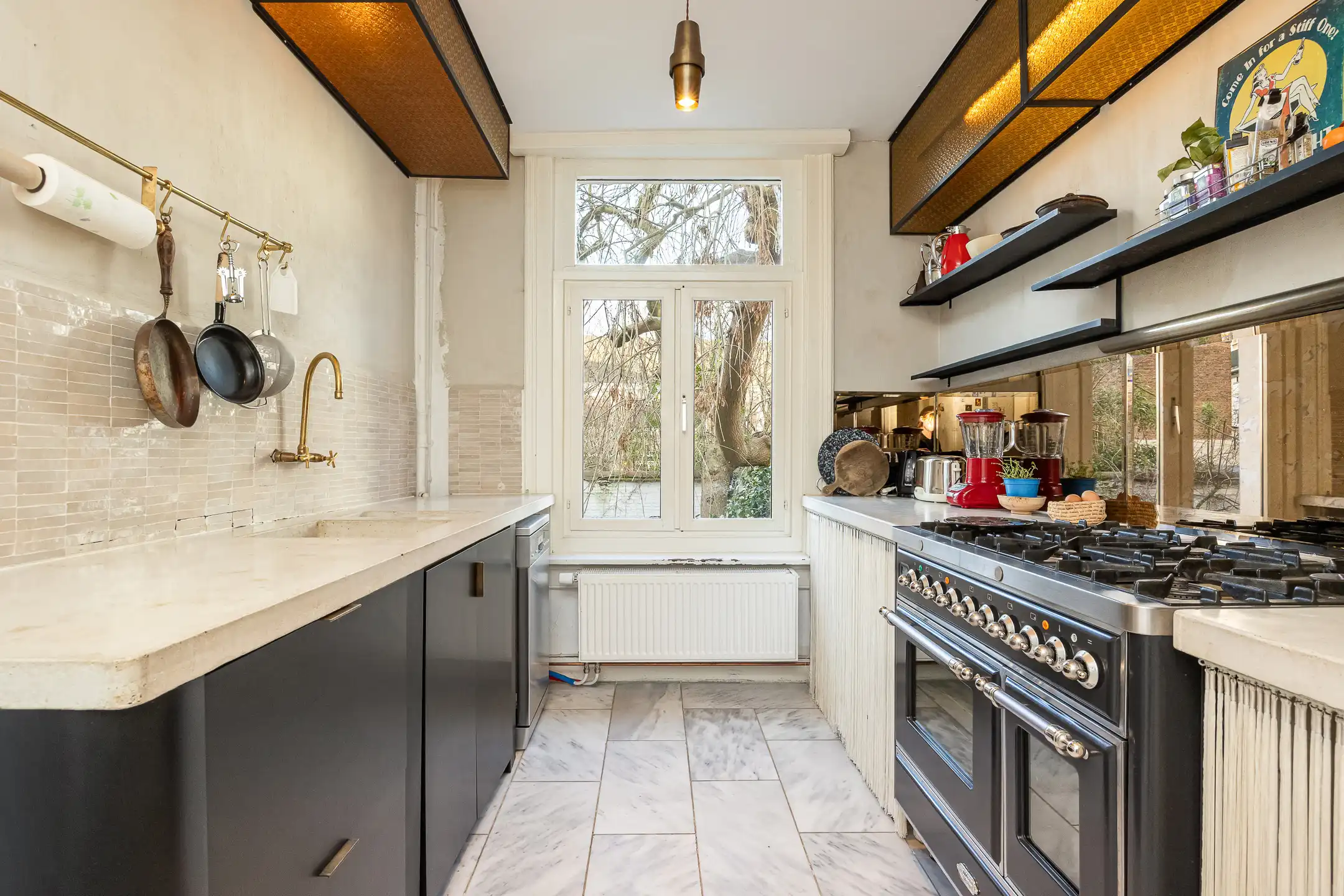 ANTWERPEN - Karaktervolle herenwoning met tuin foto 8