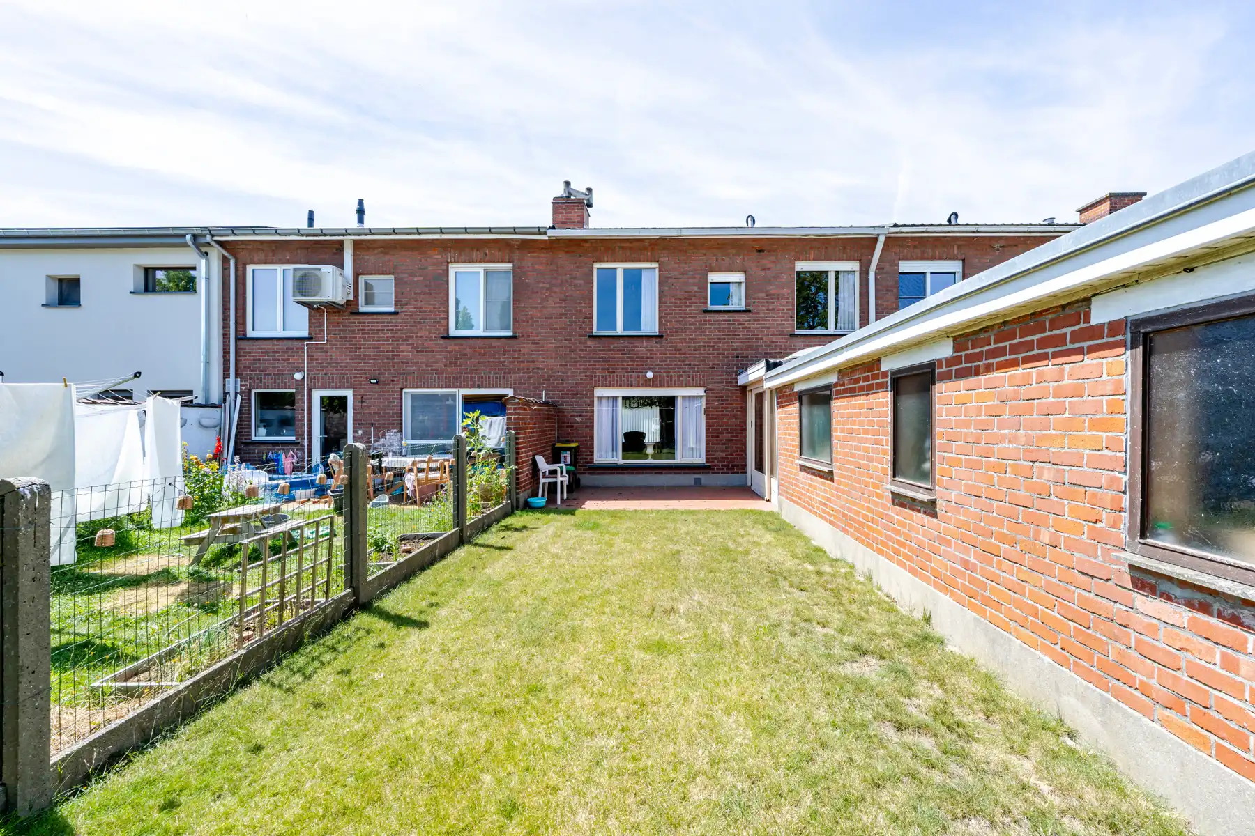  Rustig gelegen, deels te renoveren woning met 4 slpk, tuin. foto 19