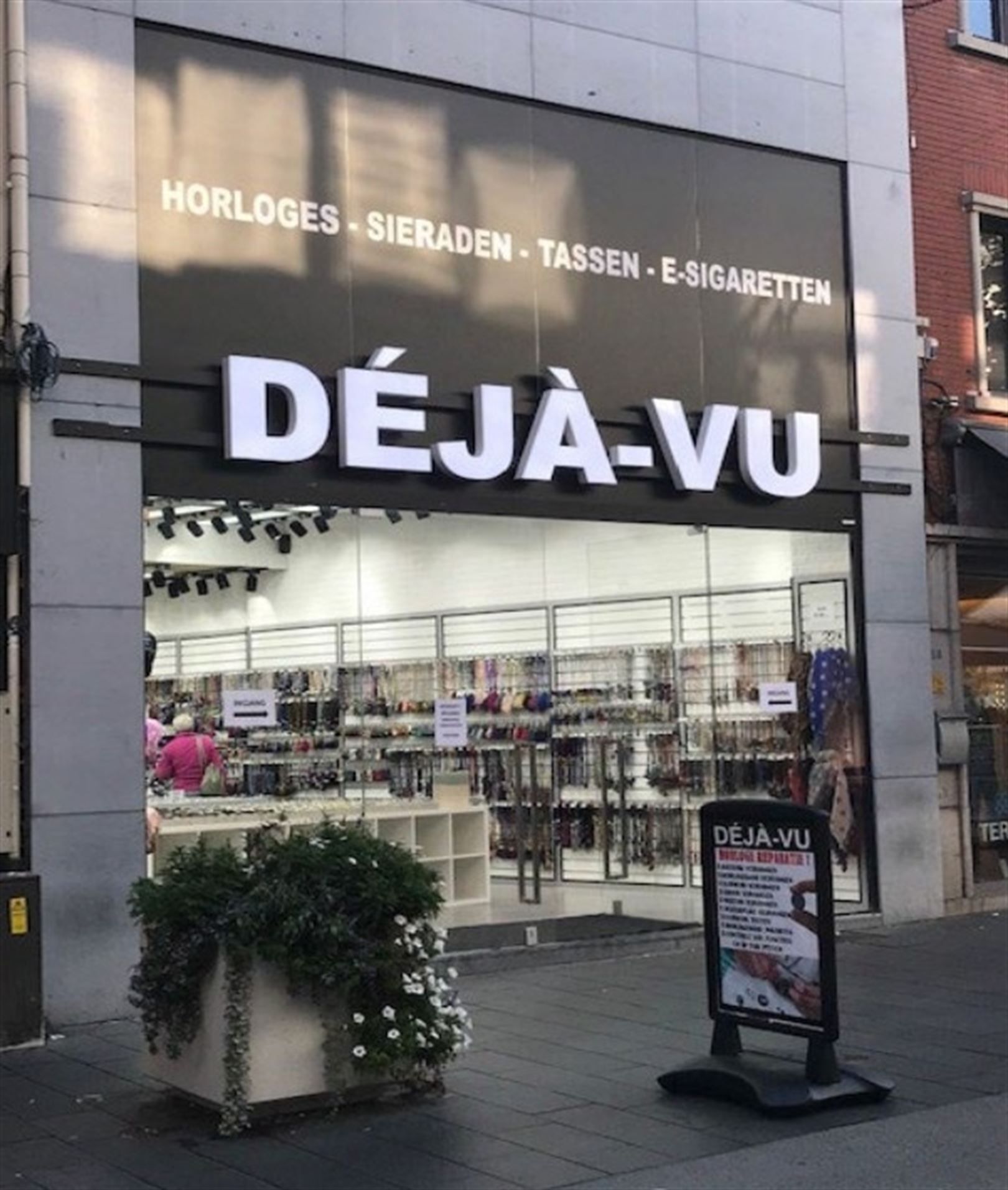 ()=>{if(producerUpdateValueVersion(node),producerAccessed(node),node.value===ERRORED)throw node.error;return node.value} Koning Albertstraat 56 - 3500 HASSELT