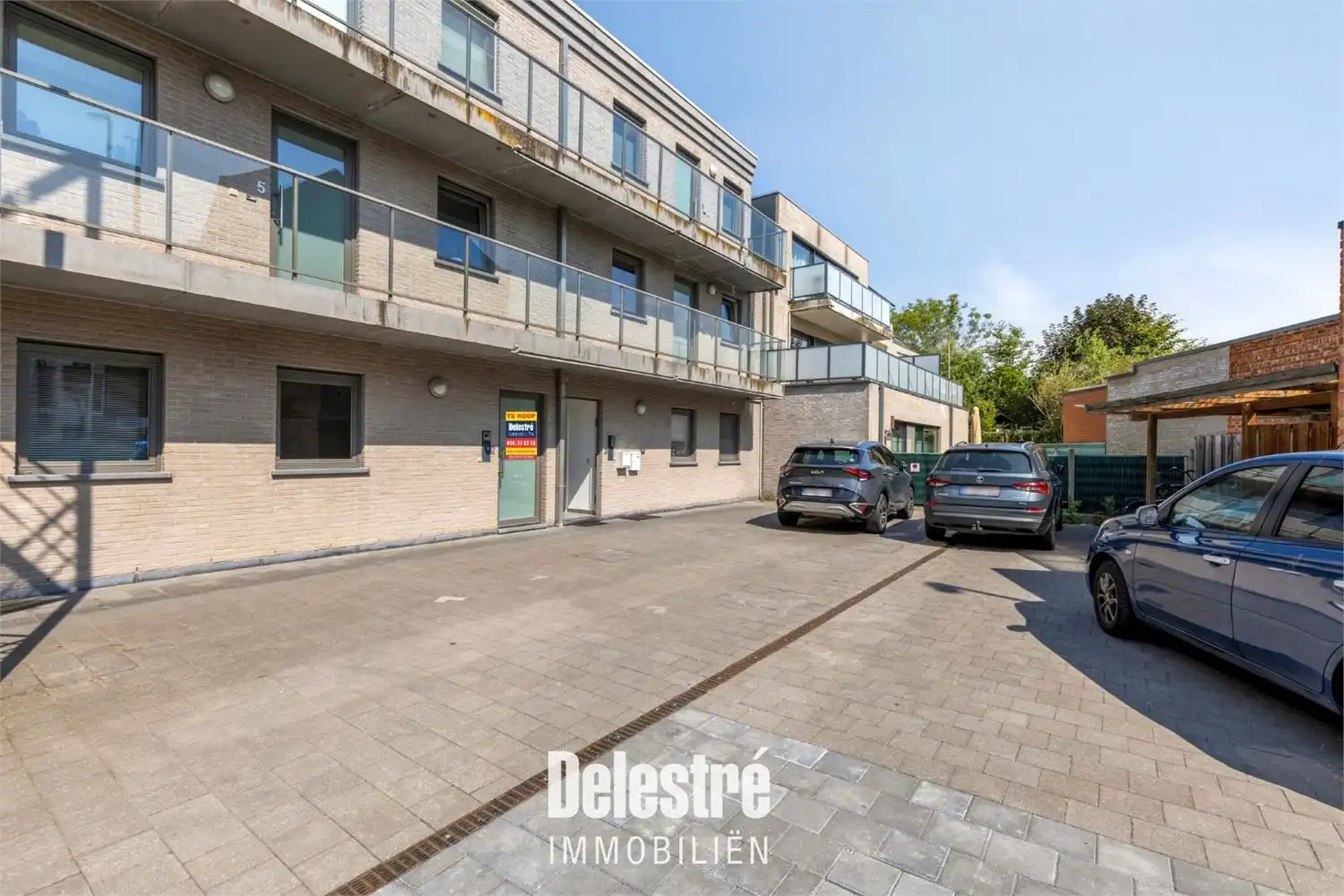 INSTAPKLAAR COMMERCIEEL GELIJKVLOERS OF KANTOOR foto 3