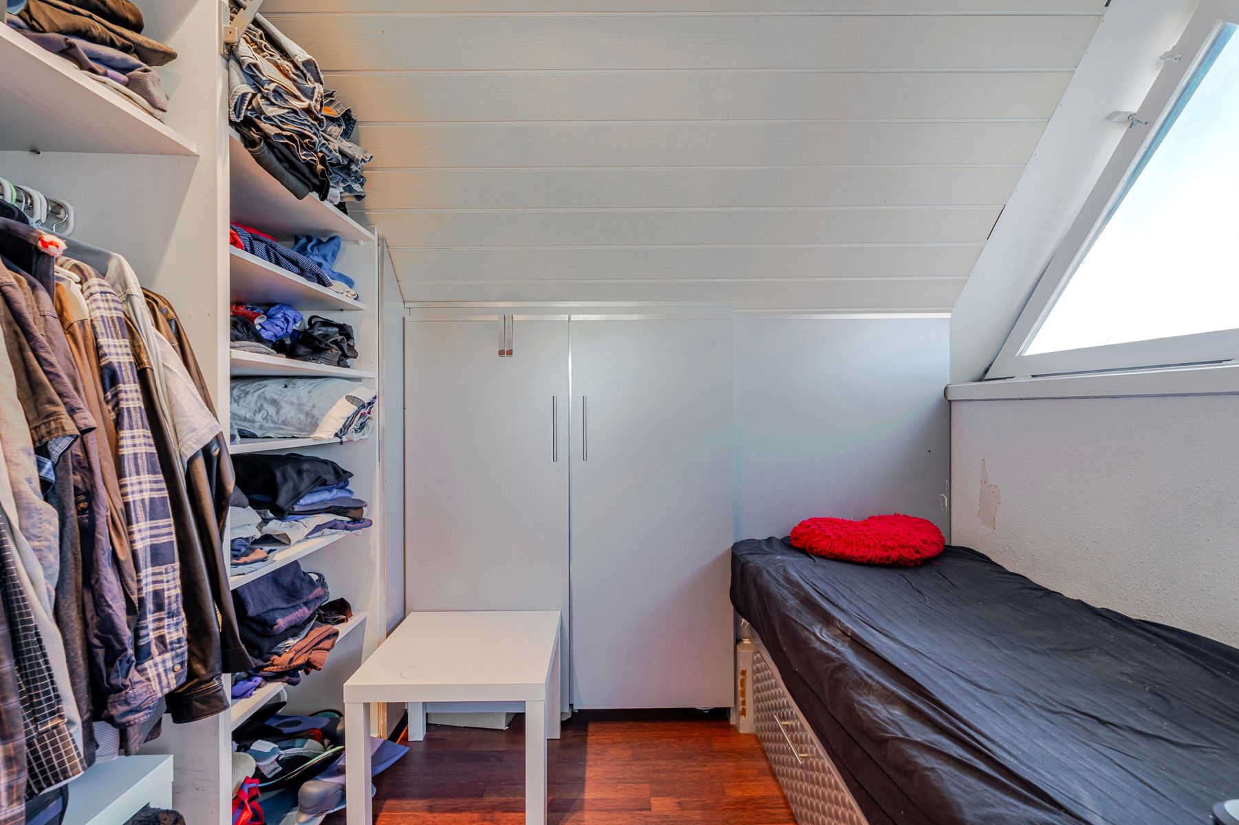 Duplex met ruim terras & EPC B aan de rustige stadsrand foto 12