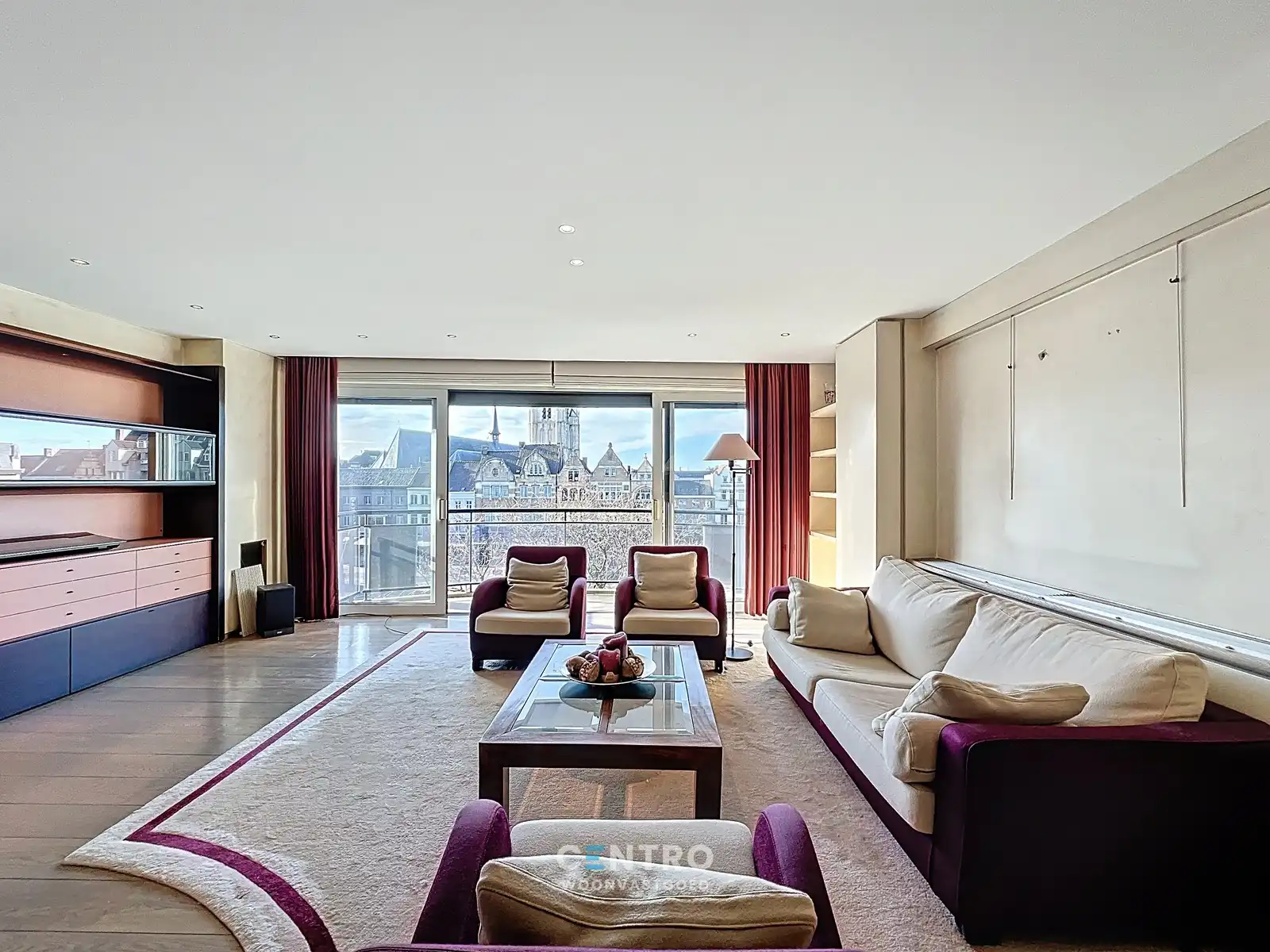 Appartement op AAA-locatie: ruim (127m²), ZONNIG doorloopappartement op de Grote markt (o.a. 2 slpk, dressing, 2 badk, 2 terrassen). foto 9