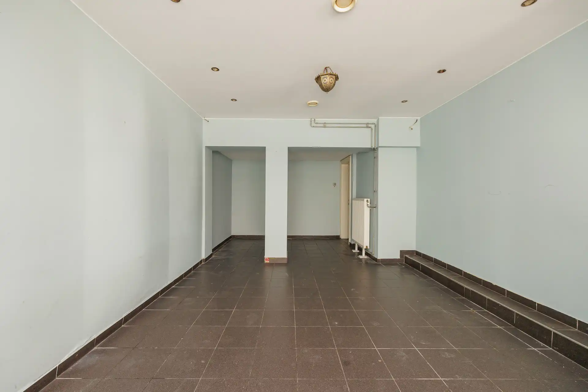 Te renoveren halfopen bebouwing: handel & appartement foto 9