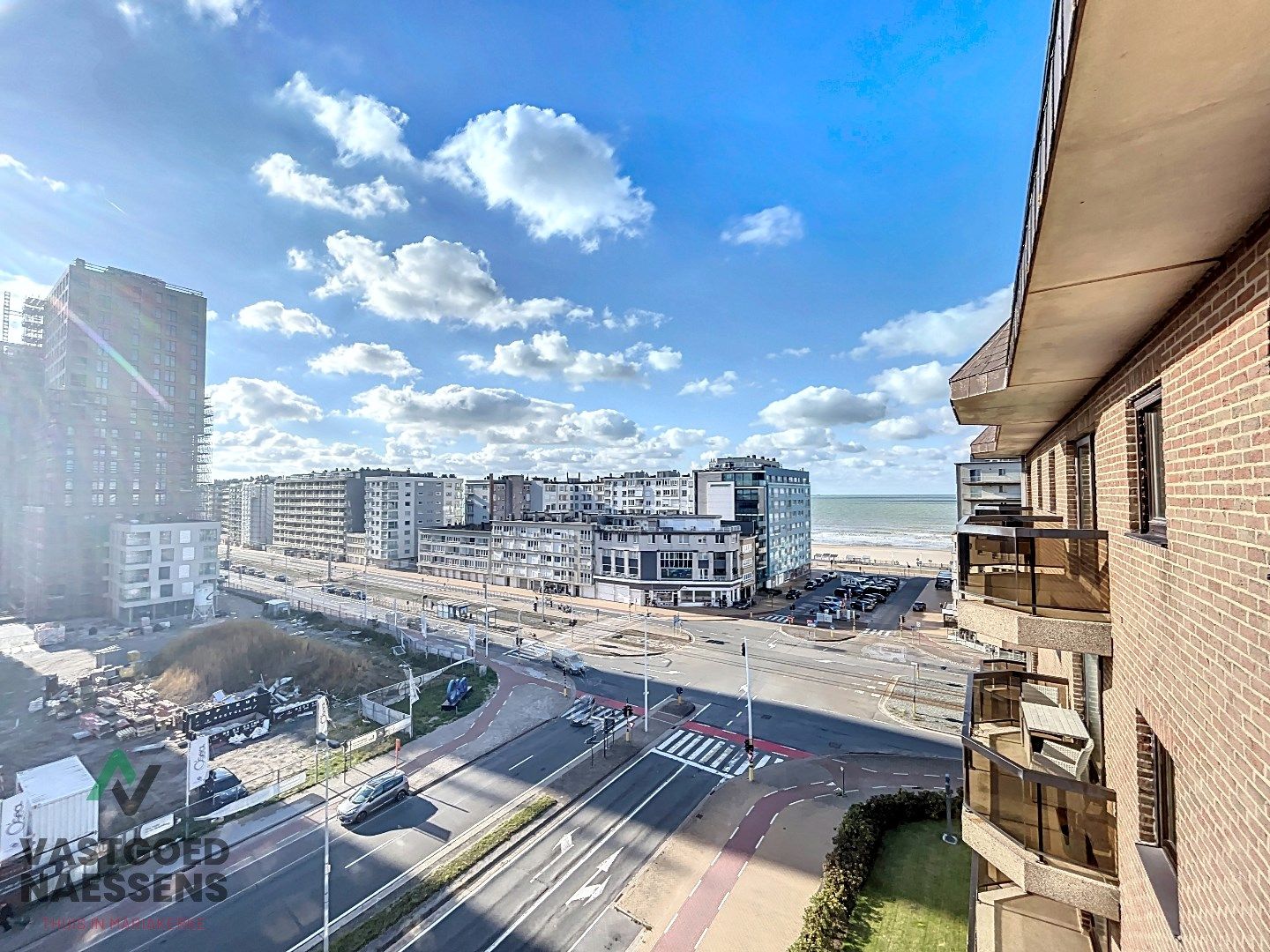 Gemeubeld 2 SLPK appartement met terras en zijzeezicht  foto 1