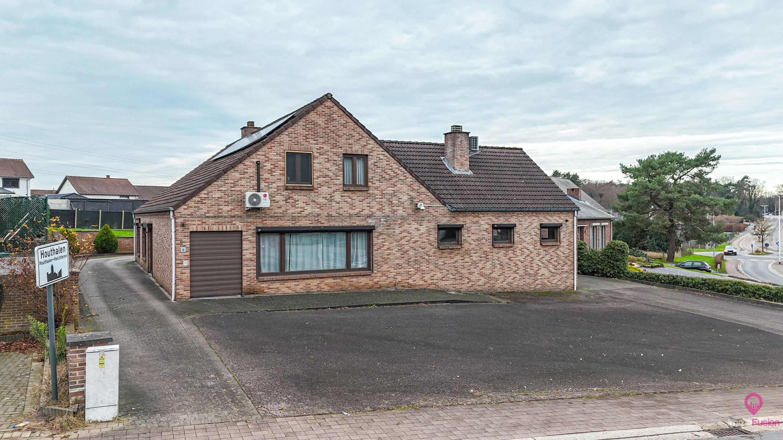 Woning 4 slpk met commerciële vergunning op centrale ligging foto 3