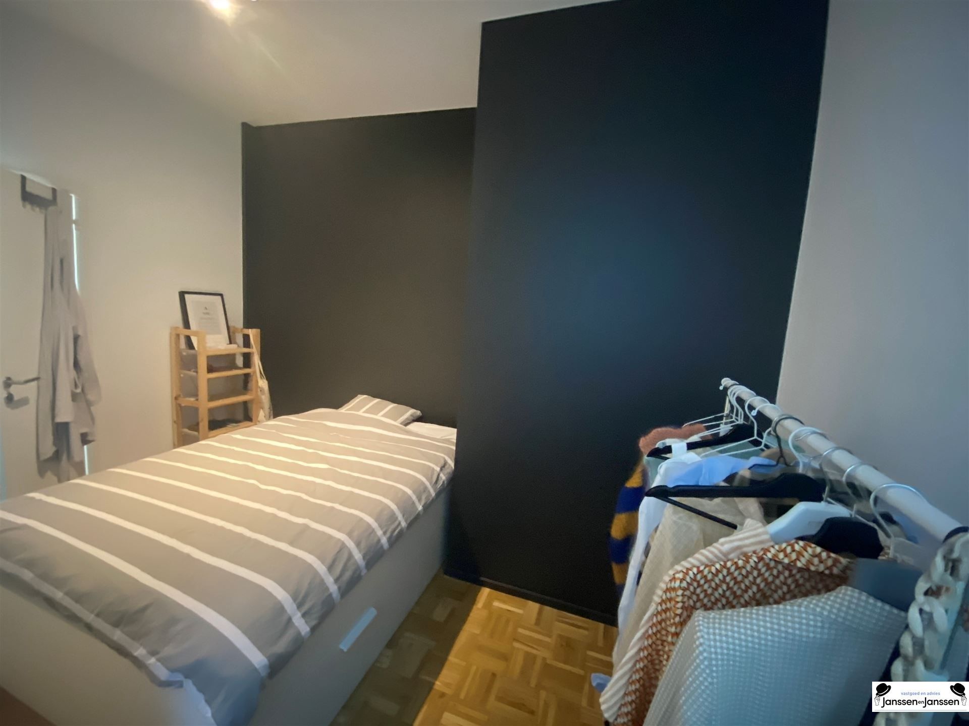 Mooi afgewerkt 2 slaapkamer appartement op en top locatie in Antwerpen foto 15