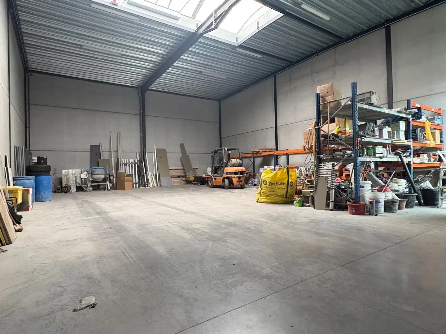 KMO Unit / loods te huur in Meulebeke op 213m². foto 3
