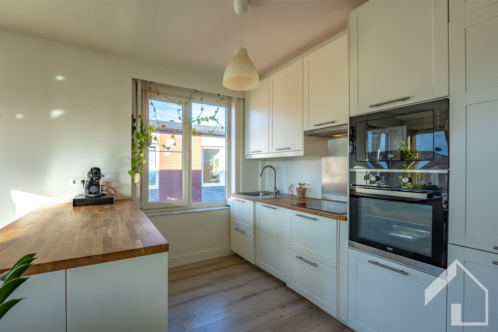 2-slaapkamerappartement met garagebox en tuin foto 6