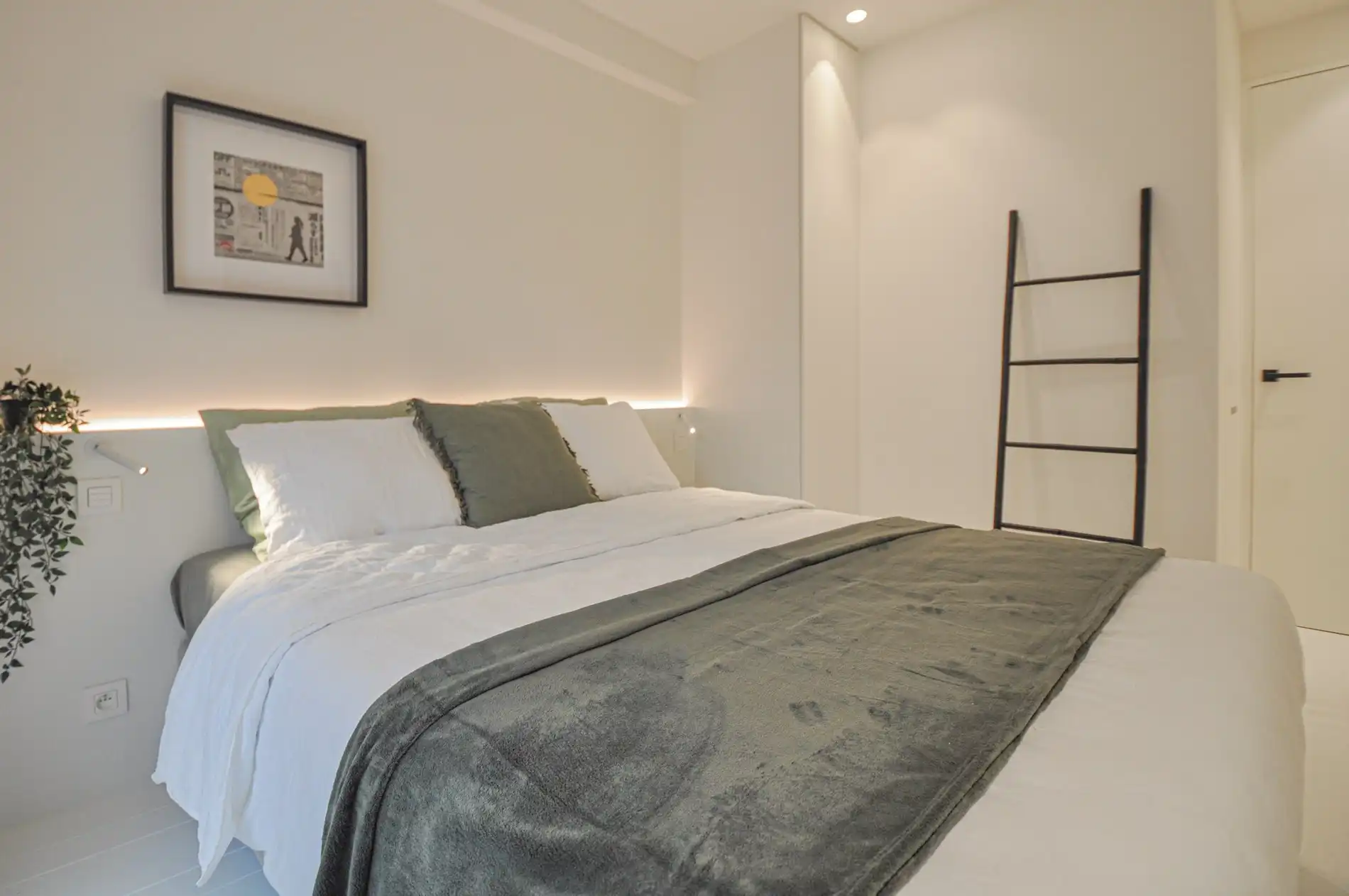 Volledig gerenoveerd appartement met een mooi zijdelings zeezicht gelegen in het Zoute. foto 17