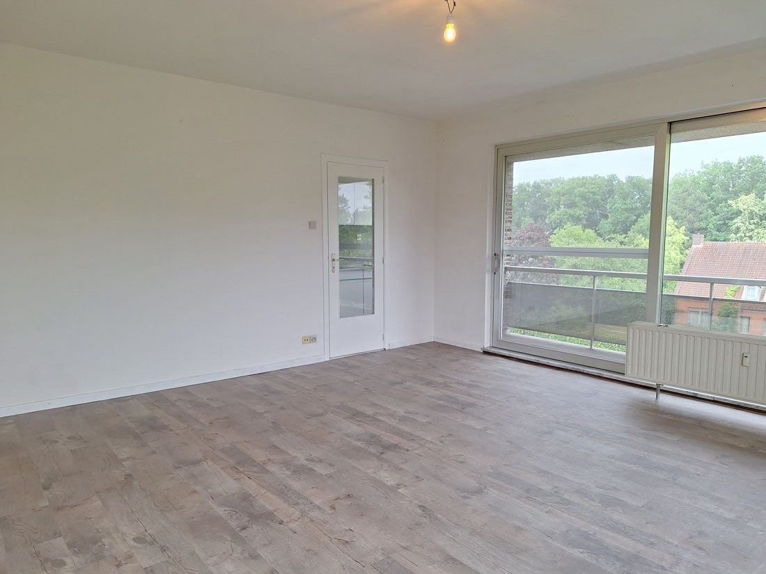 Instapklaar appartement te Lummen centrum met één slaapkamer foto 5