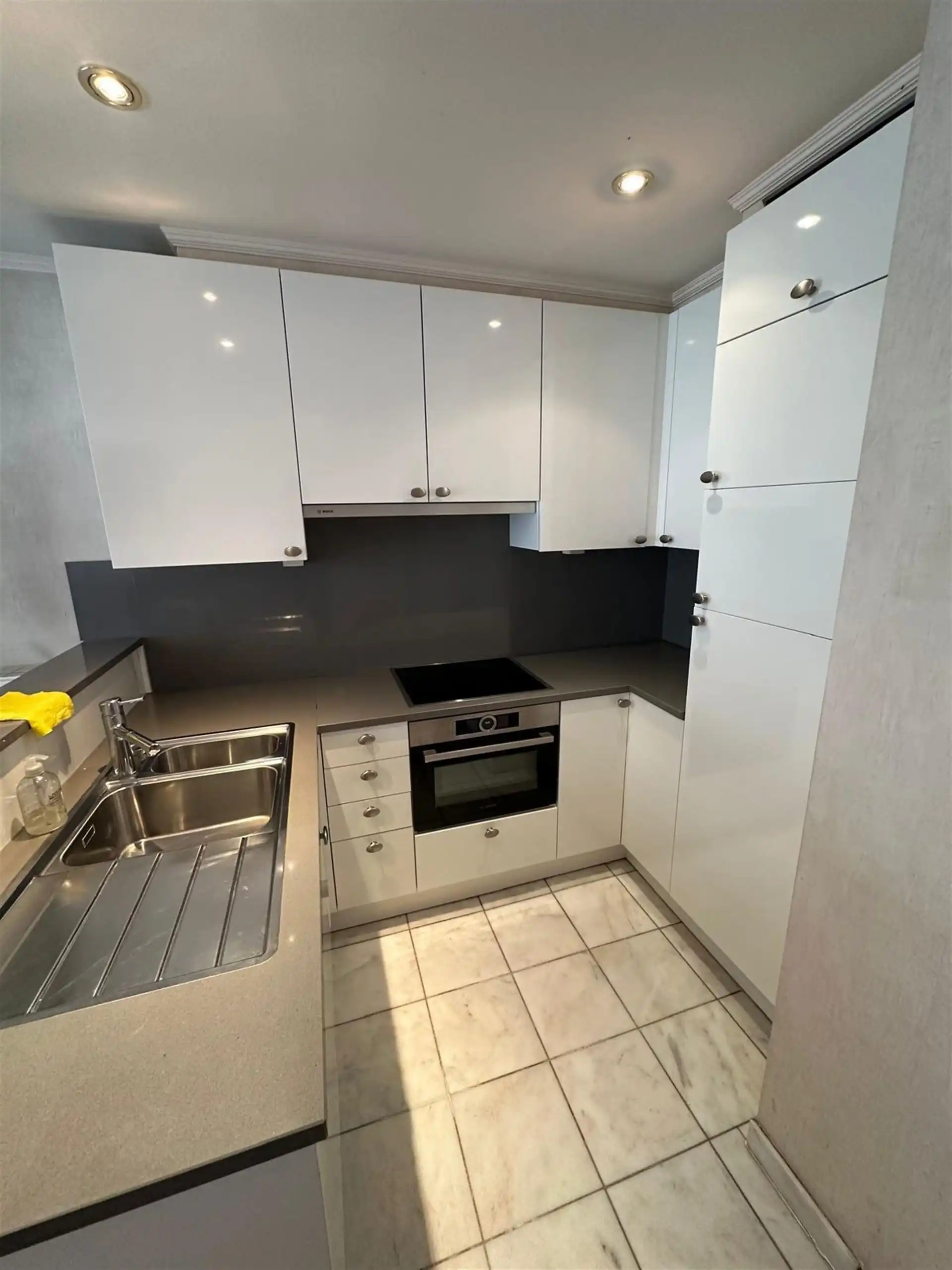 SUPER CENTRAAL GELEGEN WOONAPPARTEMENT MET 2 TERRASSEN foto 8