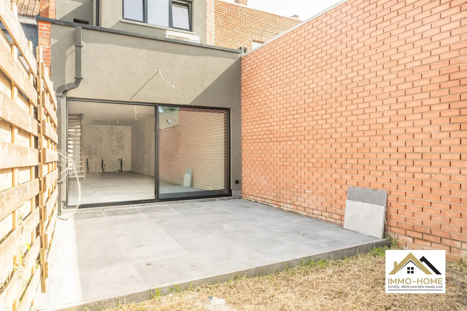 Structureel gerenoveerde woning met tuin foto 2