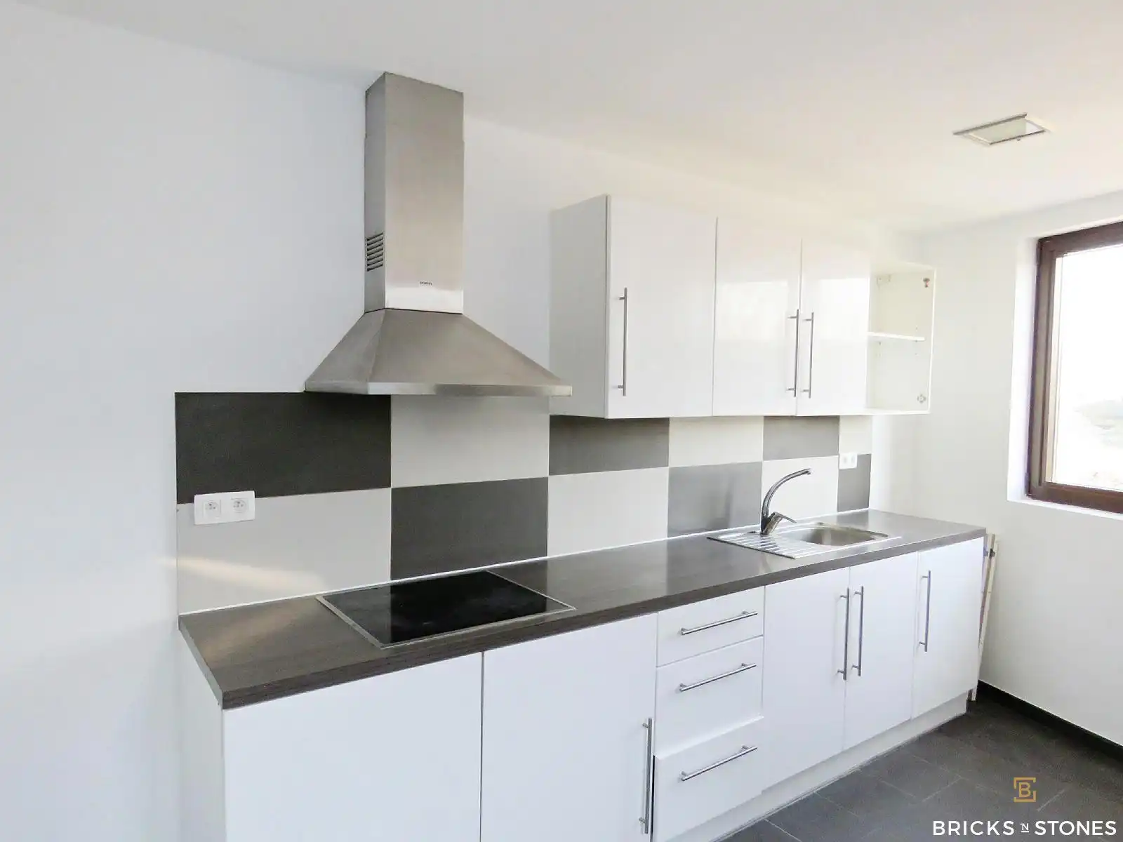 Gerenoveerde kamerwoning bij Park Spoor Noord foto 2