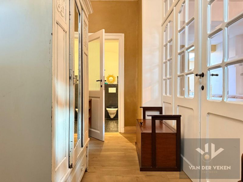 Prachtige woning met 4 slaapkamers. foto 2