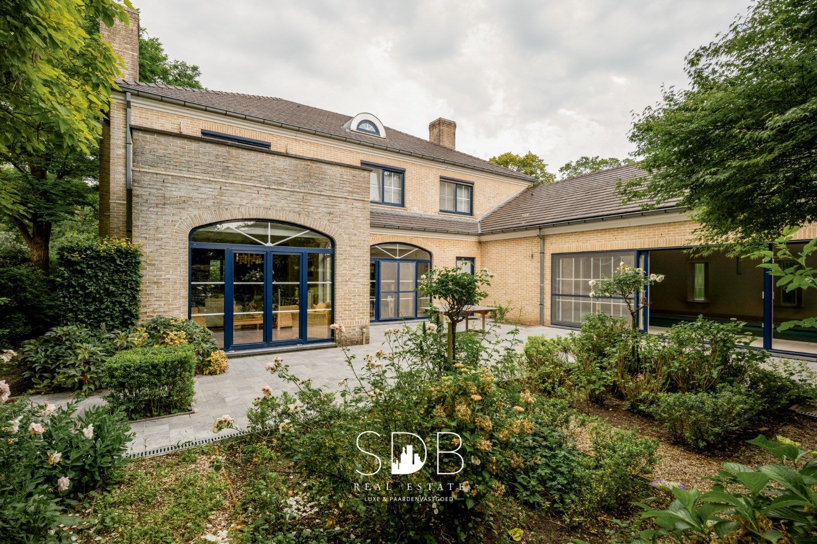 Prachtig landhuis met paardenfaciliteiten op 15.804m² foto 25