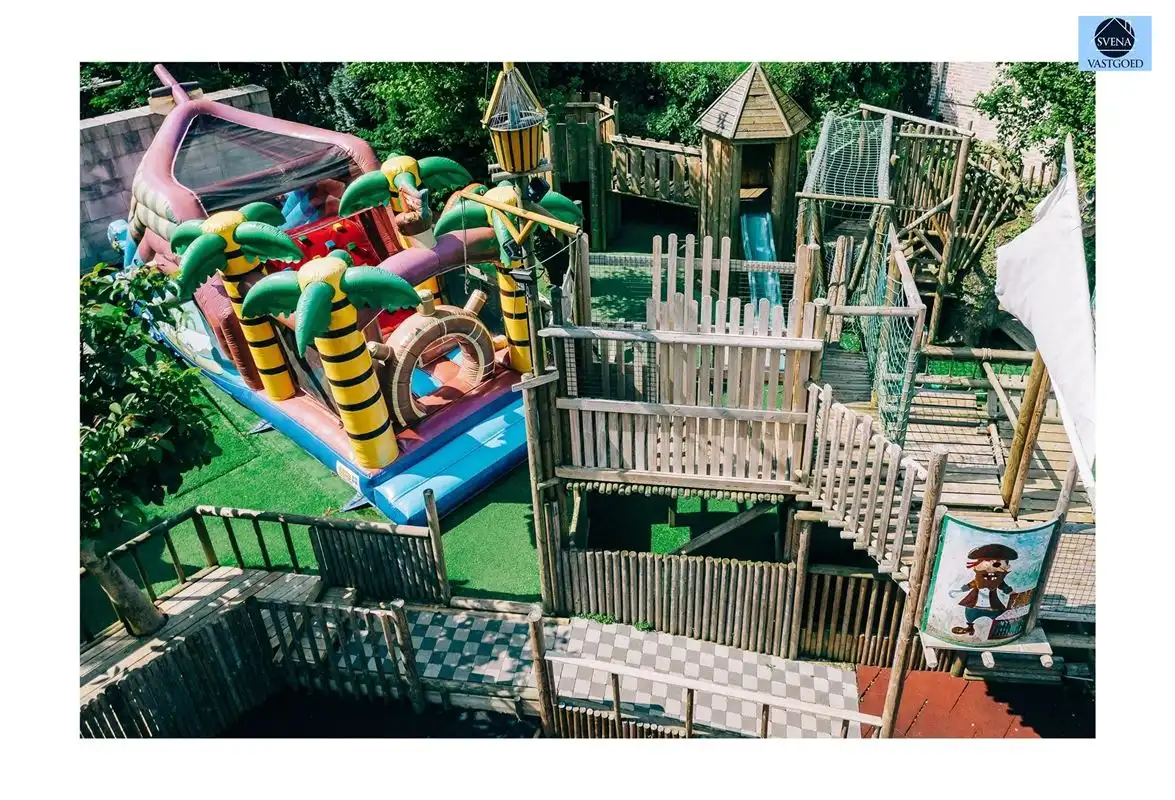 ZEER GOED GELEGEN, GOED DRAAIENDE HORECAZAAK TE VOORDE foto 16