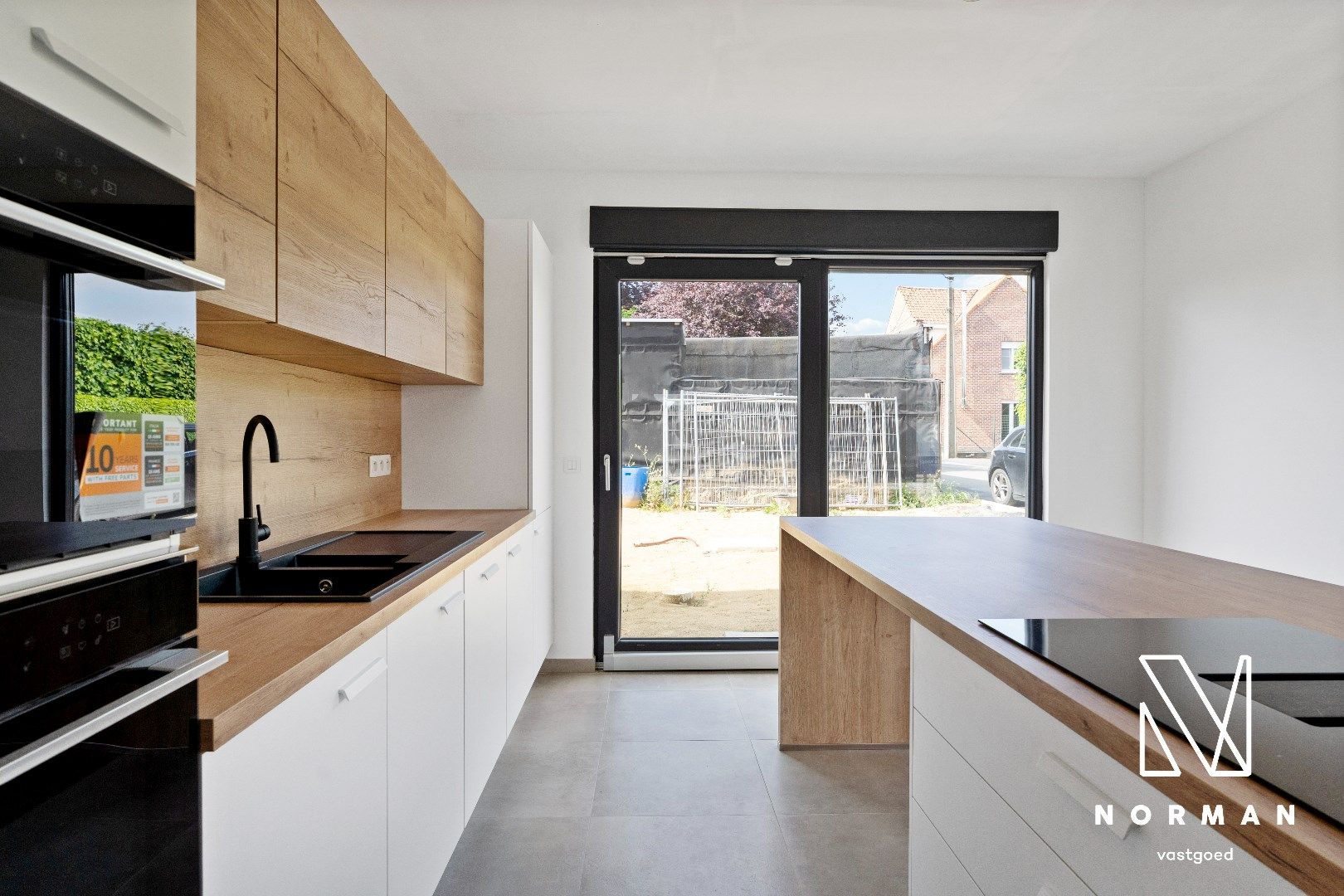 RuimeEnergetisch gerenoveerde woning met 3 slaapkamers te Deerlijk foto 3