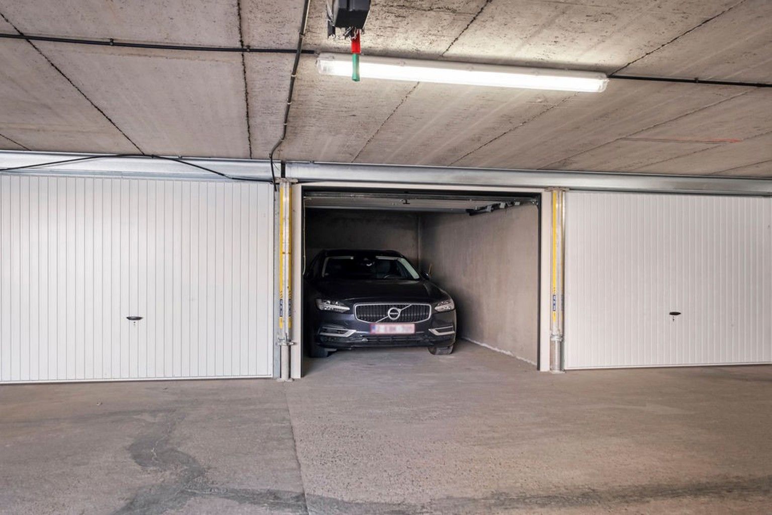 GARAGE TE HUUR  OP DE ZEEDIJK TE WESTENDE! foto 3