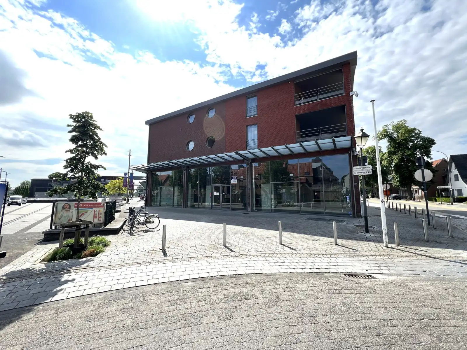 Commerciële ruimte te huur foto {{pictureIndex}}