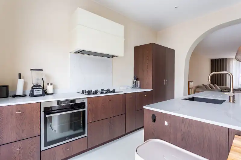 Prachtige woning met meerdere mogelijkheden, wonen en werken combineren of kangoeroewoning. foto 7