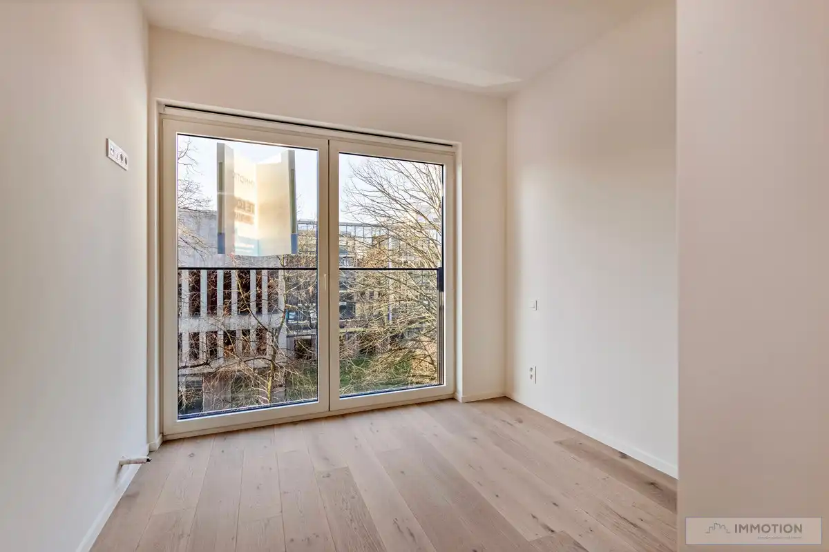 Instapklaar appartement met terras en parking foto 9