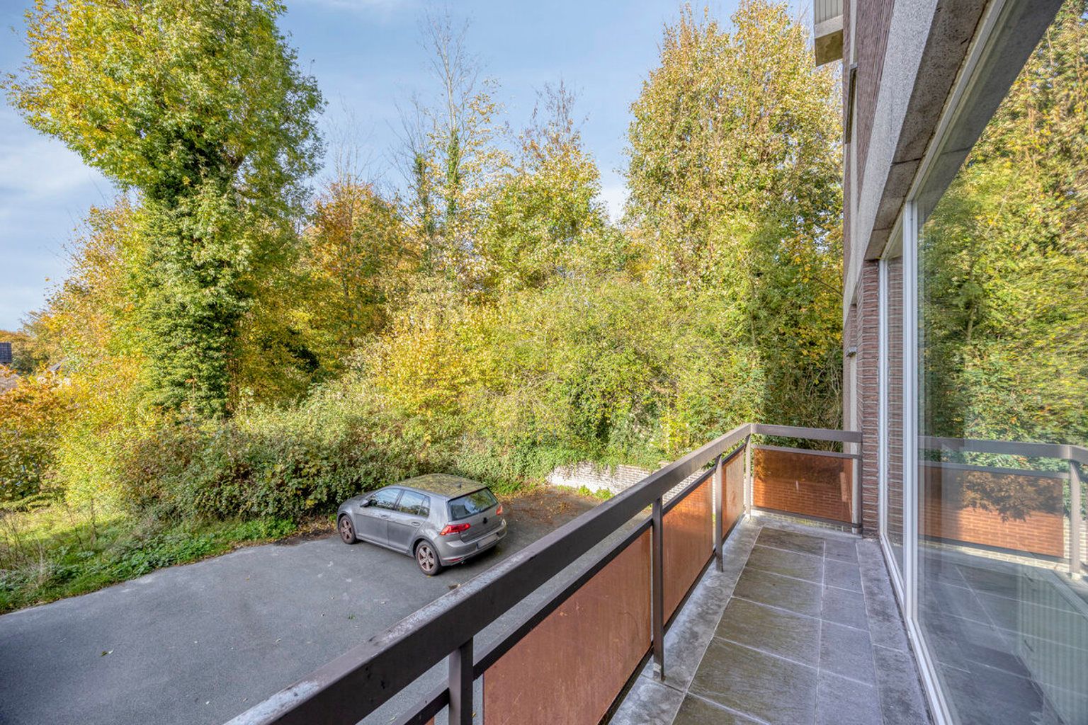 Instapklaar gelijkvloers appartement met eigen tuin foto 16