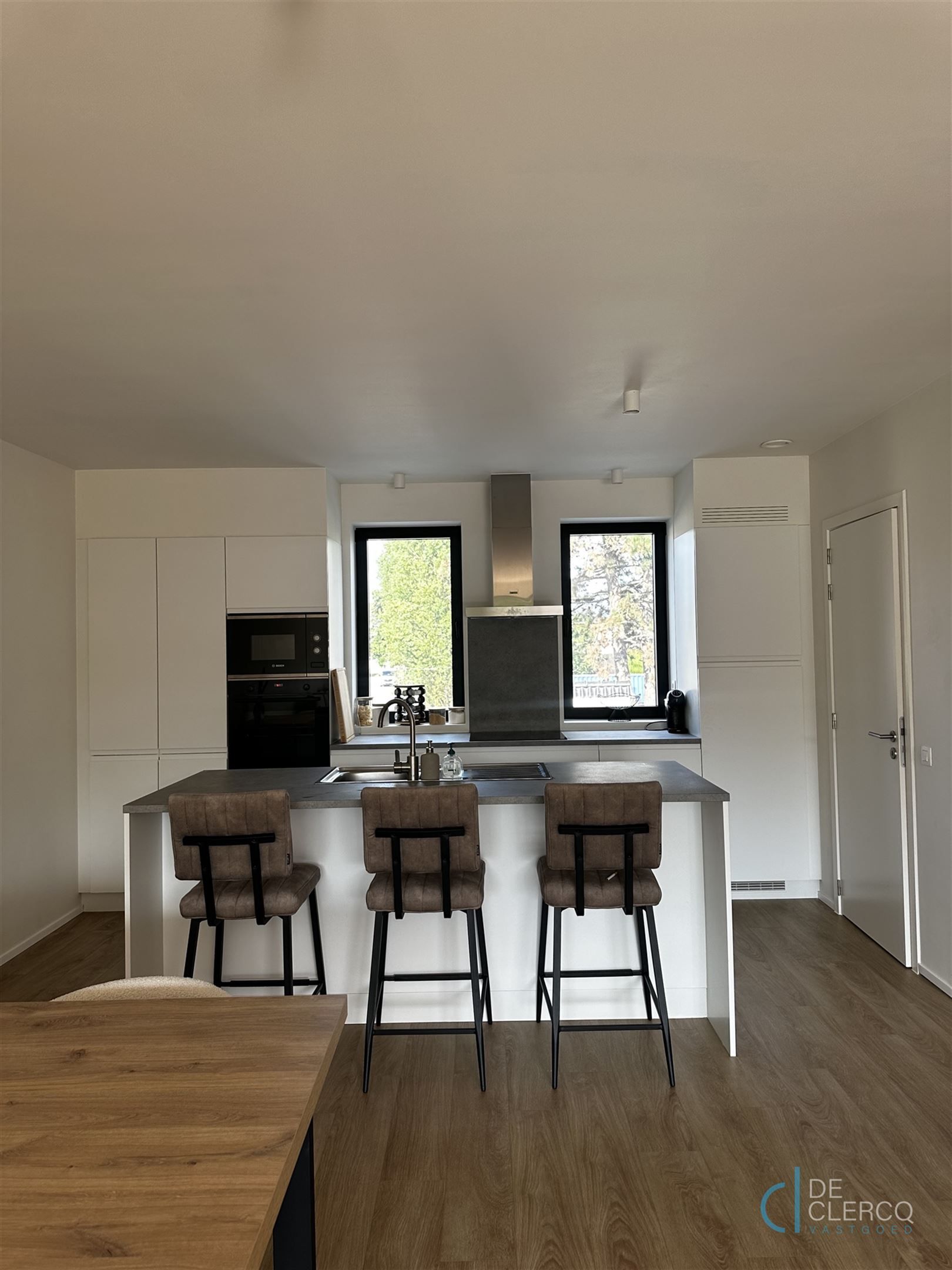 Tijdloos en duurzaam appartement TE HUUR op topligging in Lochristi! foto 4