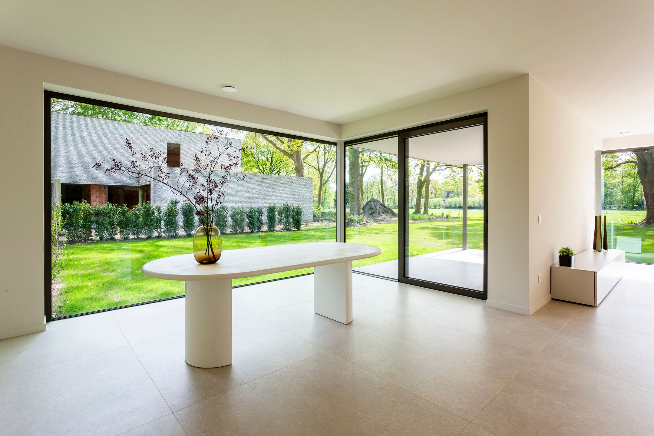 high end nieuwbouw luxevilla in rustige, residentiële wijk foto 3
