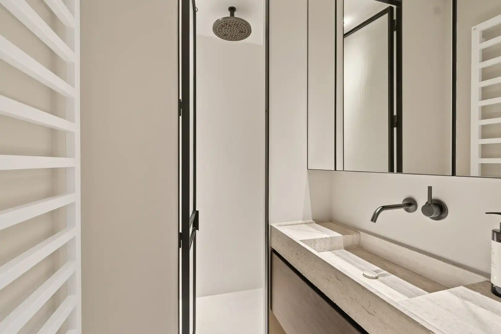 Milenka - Appartement 7e verdieping – Verfijnde rust met zicht op de horizon foto 14