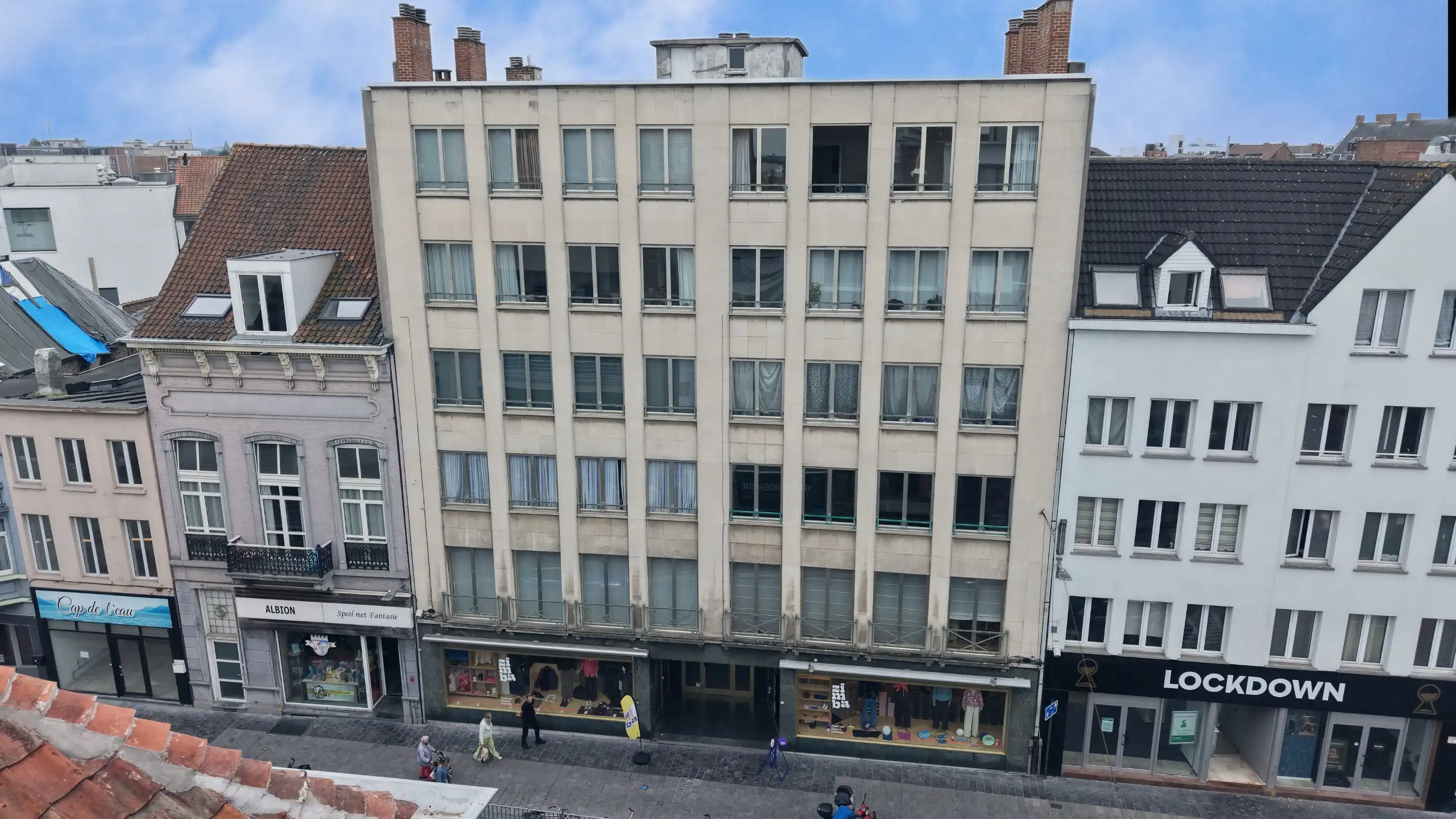 Karaktervol appartement met panoramisch zicht in hartje Kortrijk met garage foto 18