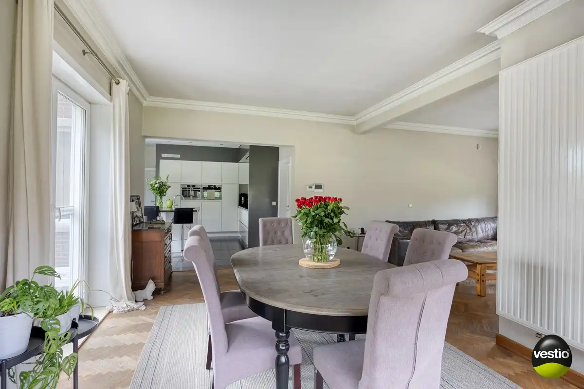 Exclusieve open bebouwing met 5 slaapkamers, zwemvijver en zonnige tuin op 17a 98ca foto 5
