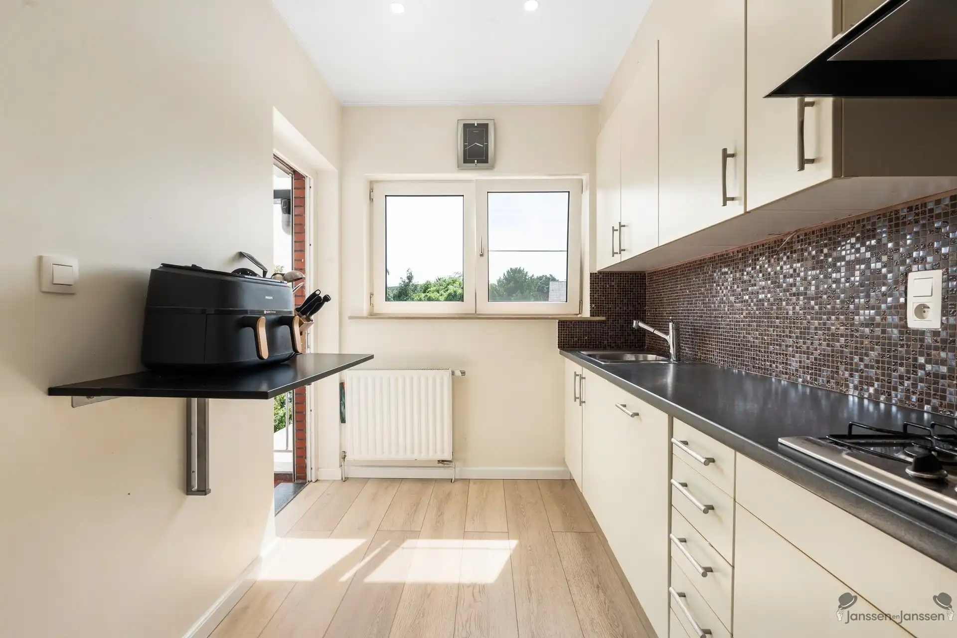 Instapklare bel-etage met 3 à 5 slpk's in Ekeren foto 9
