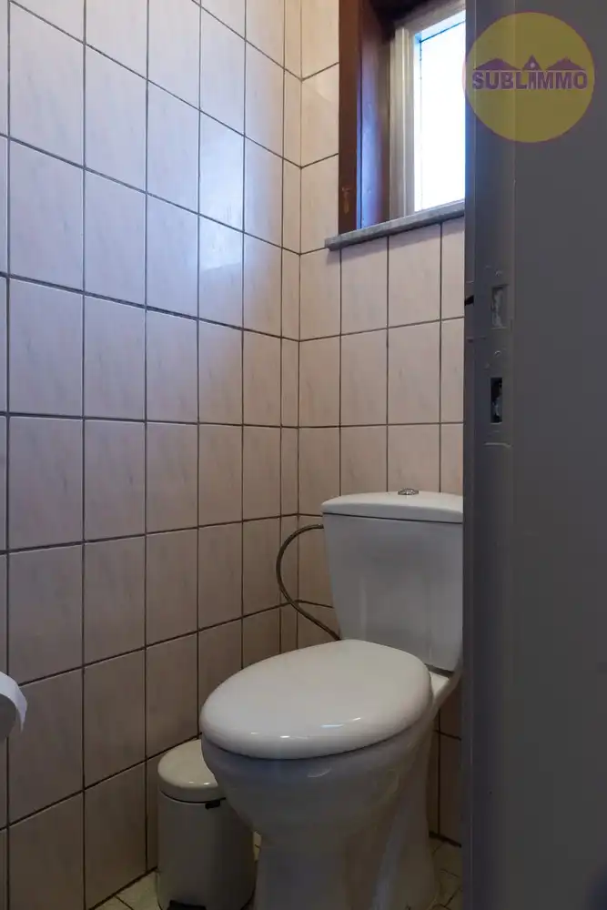 Ruime gelijkvloerse woning met 4 slaapkamers op een perceel van 554m². foto 15