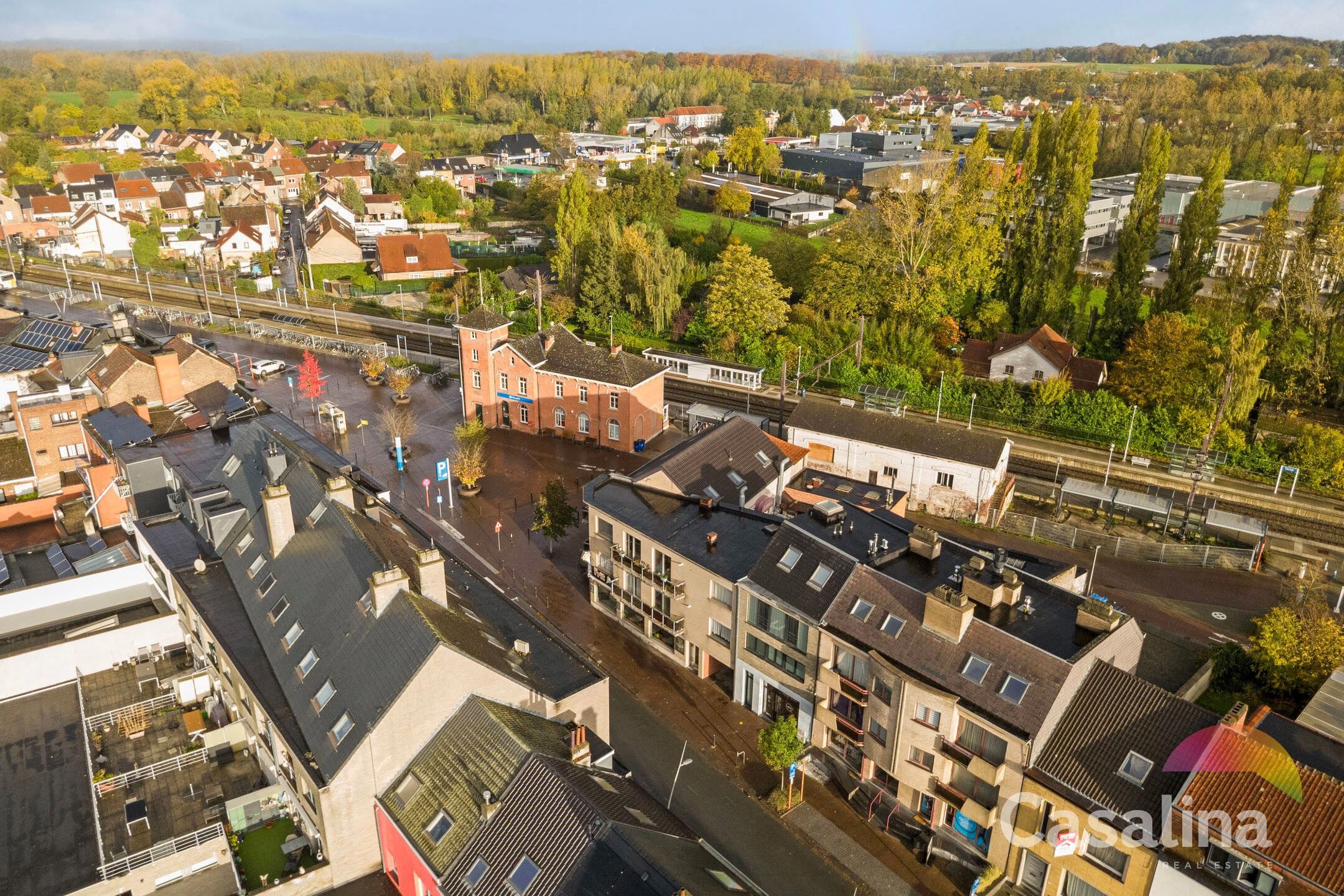 Gemengd gebouw bestaande uit 2 handelsruimtes en 4 woonunits foto 24