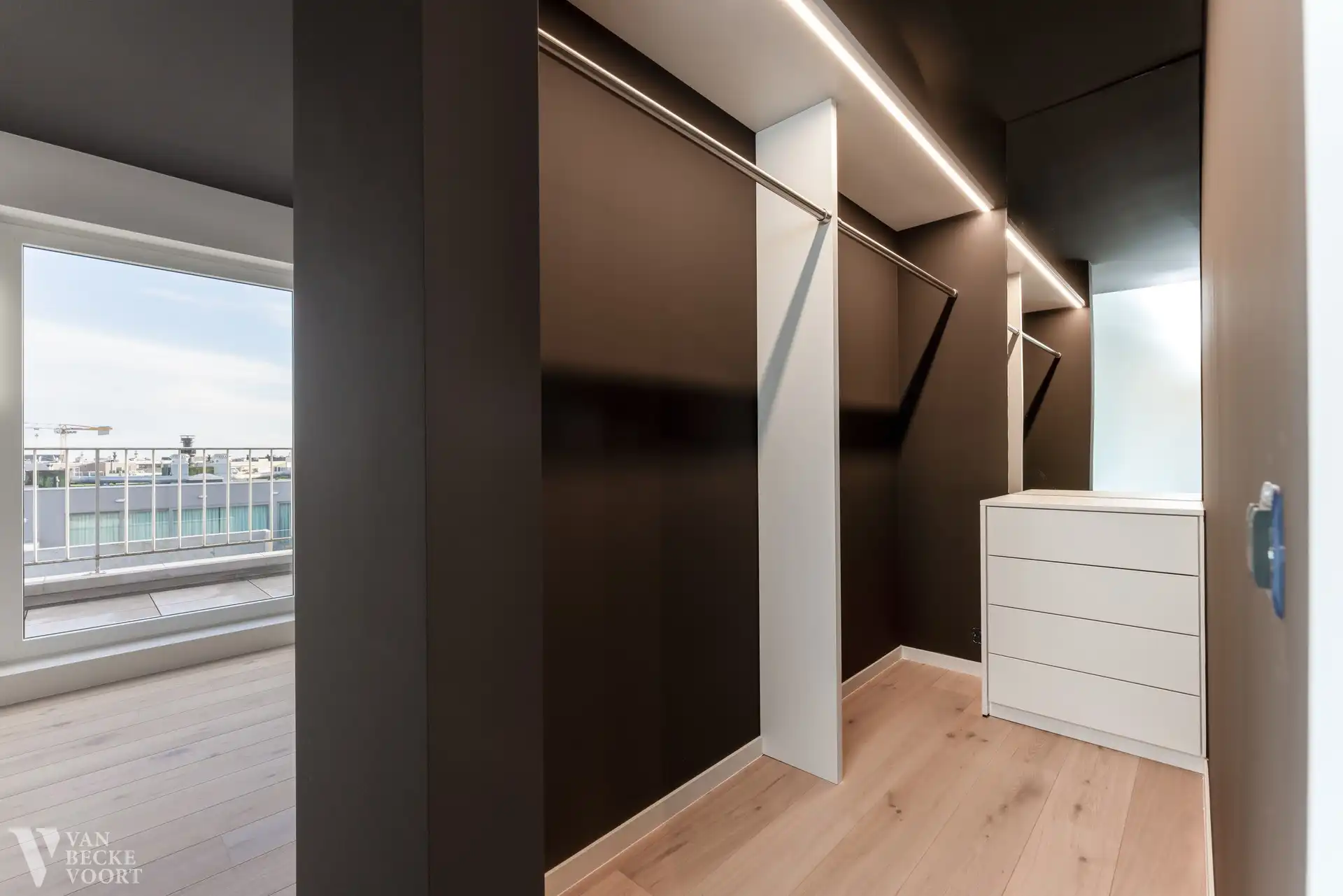 Standingvol gerenoveerde penthouse met (zee-)zicht foto 16