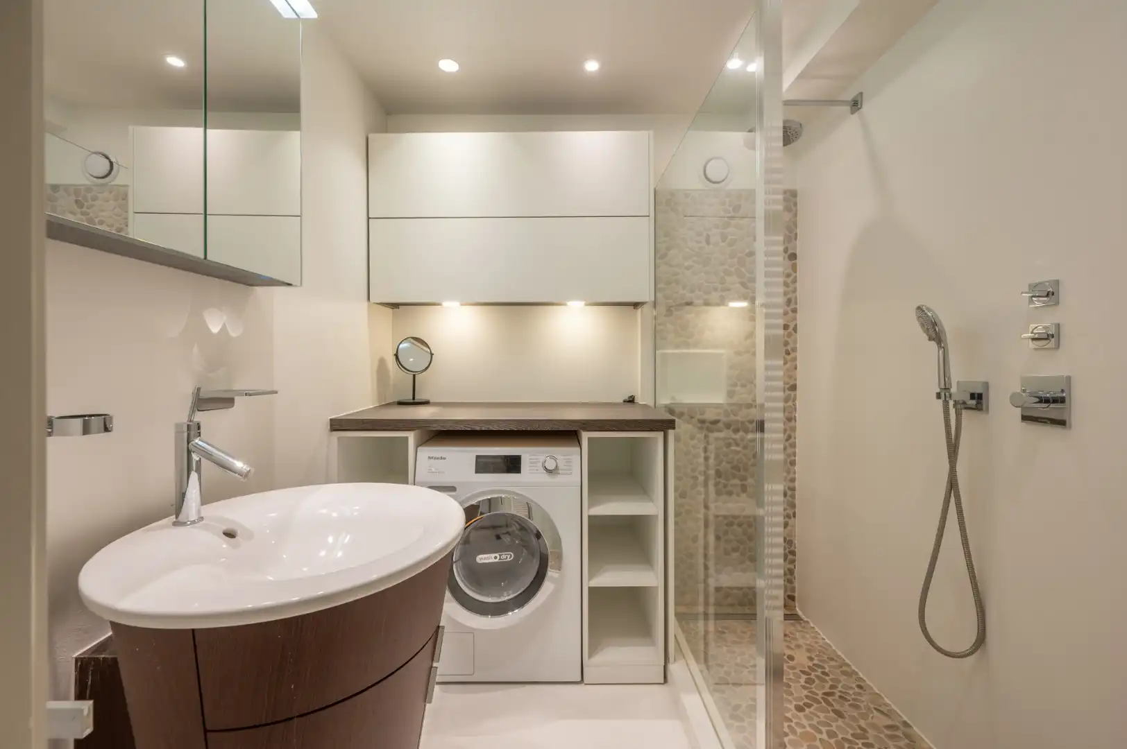 Lichtrijk 1 slaapkamerappartement in hartje Zoute met open zicht foto 9