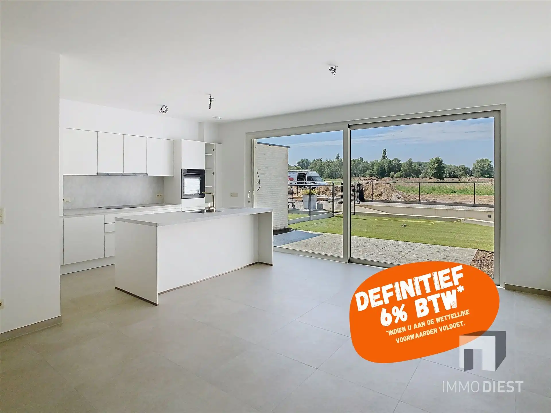 Gelijkvloers appartement met terras en tuintje foto {{pictureIndex}}