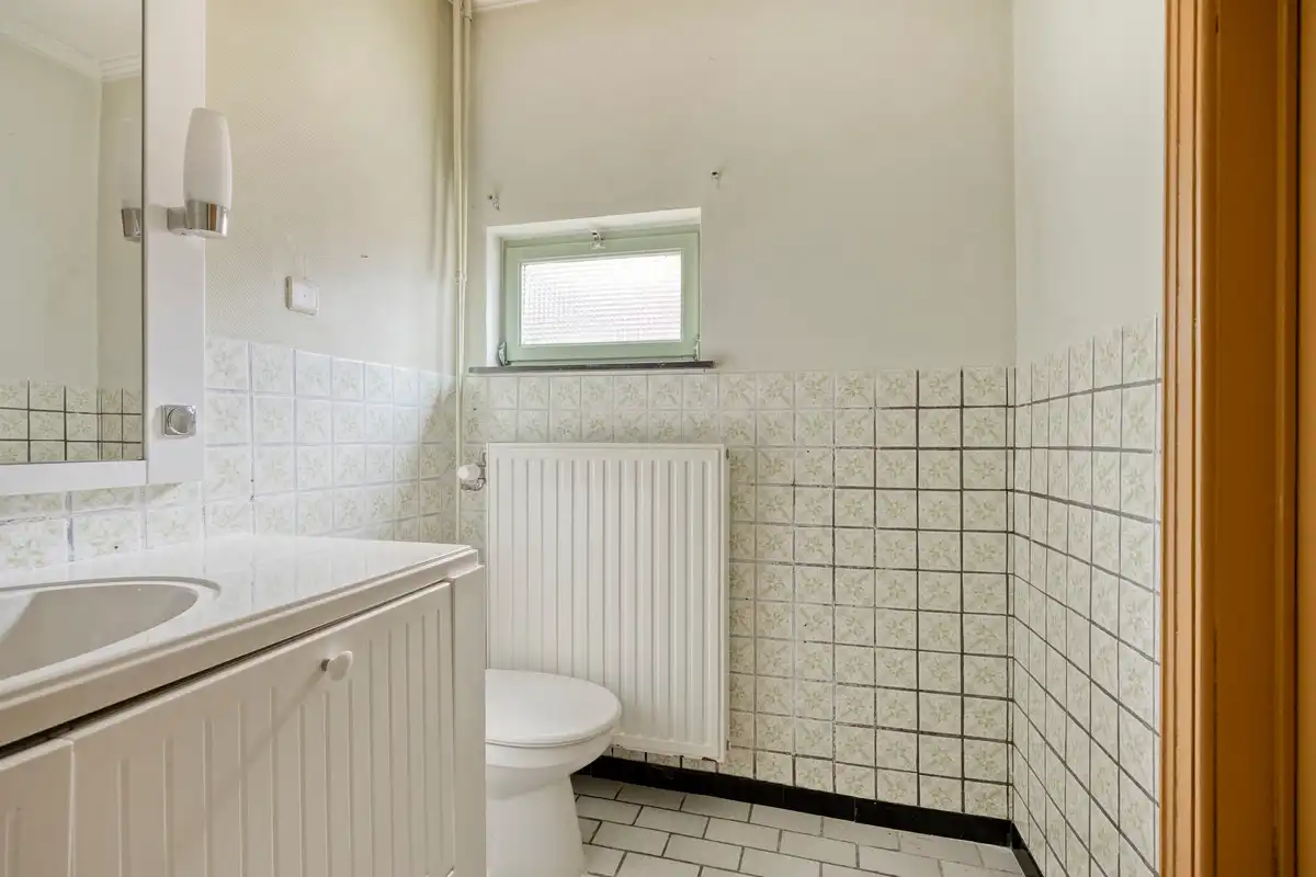 RUSTIG GELEGEN HOEVEWONING MET 3 SLK EN BIJHORENDE STALLINGEN OP 29A83CA TE RIEMST. foto 15