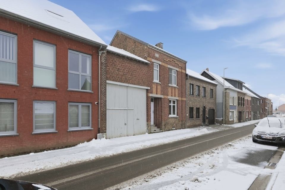 CHARMANTE WONING MET KARAKTER, RUIMTE EN UITZONDERLIJK POTENTIEEL OP RUIM PERCEEL foto 2
