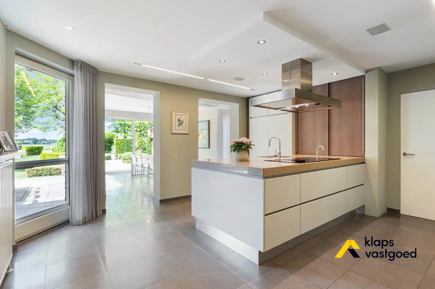 Uitzonderlijk mooie villa op 2.114 M2 in Kinrooi. foto 11