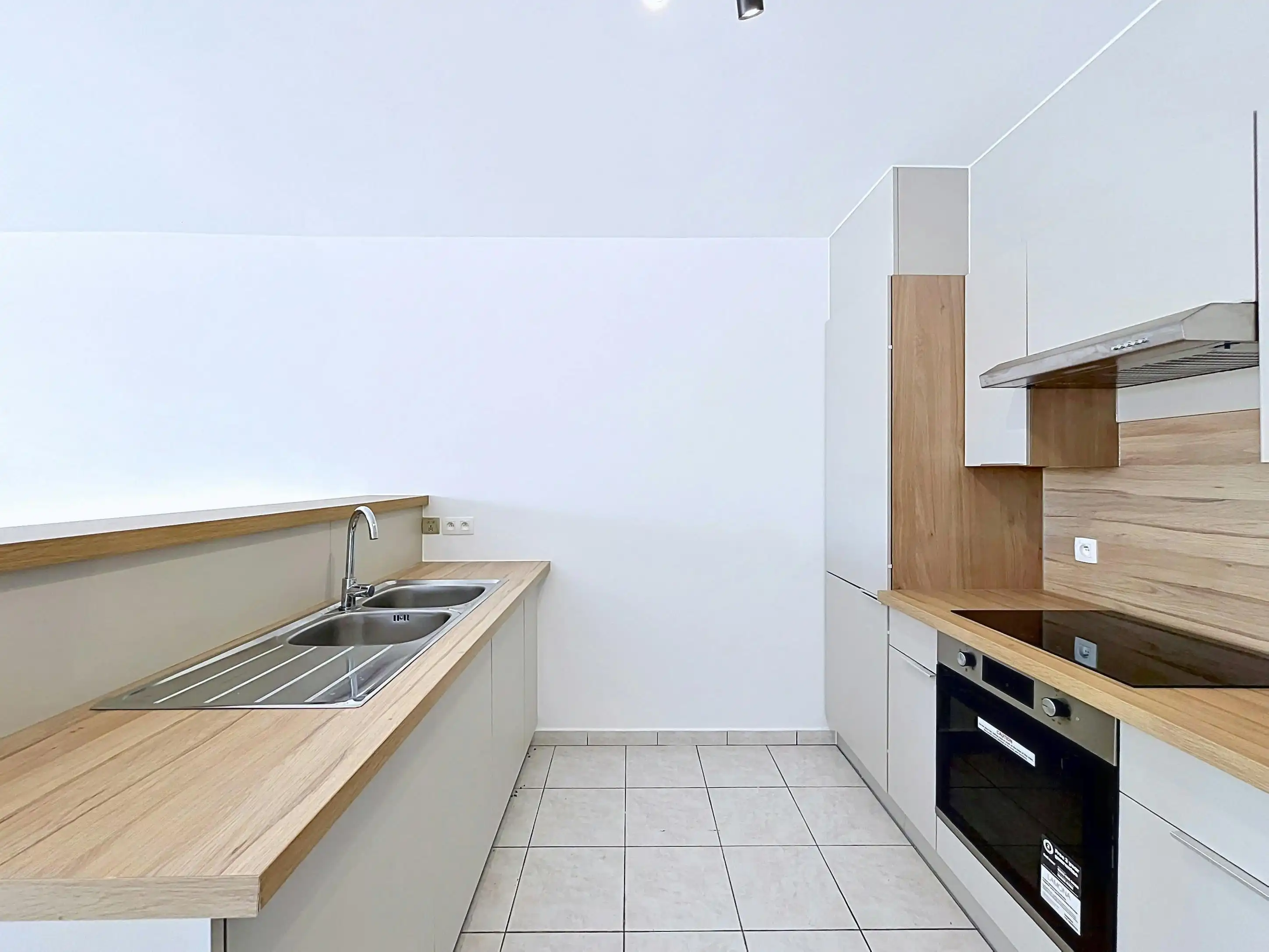 Appartement met 2 slaapkamers en terras aan station Eeklo foto 3