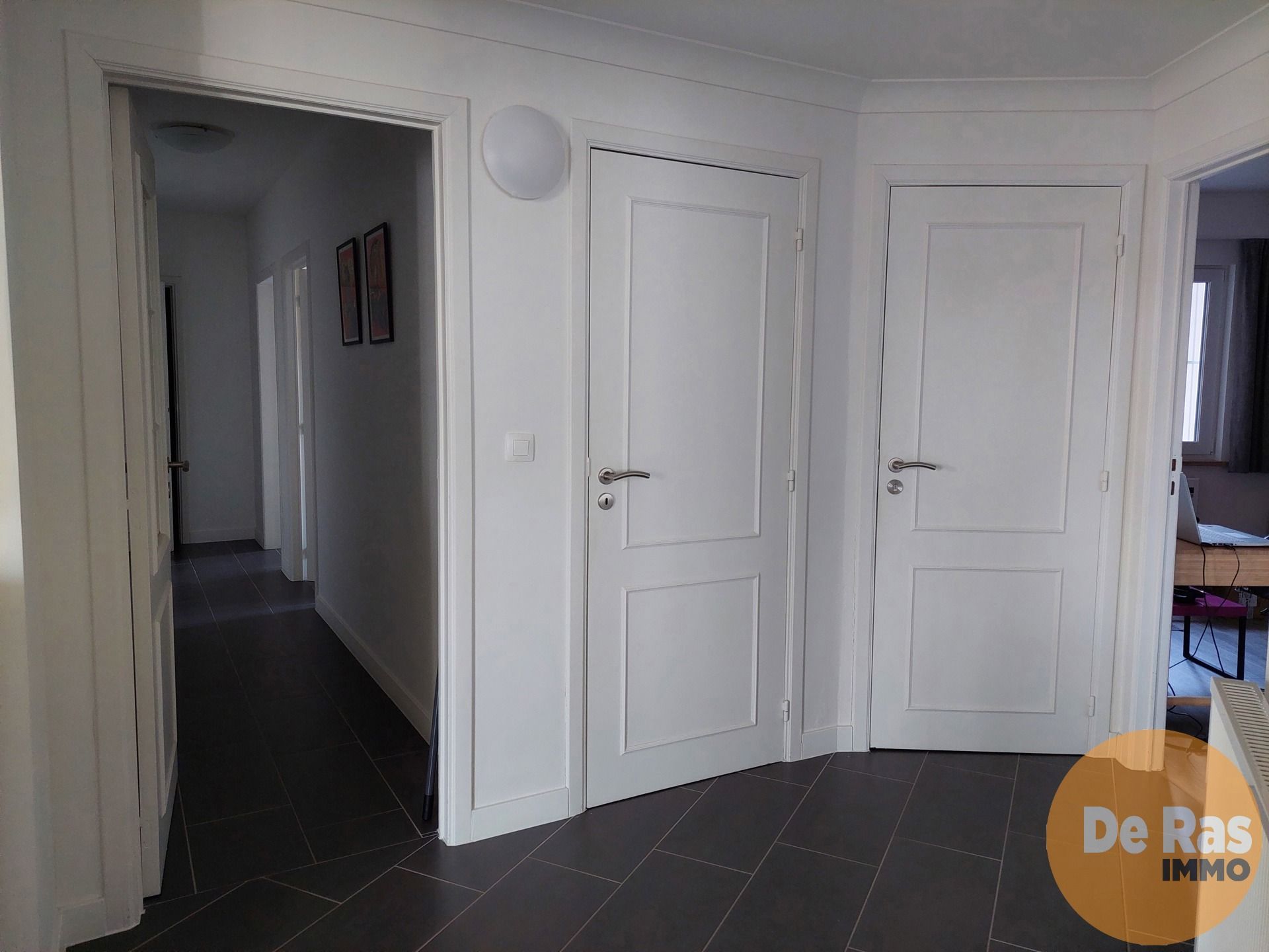 GENT - Instapklaar 4 slaapkamer appartement op 1ste verdiep foto 4