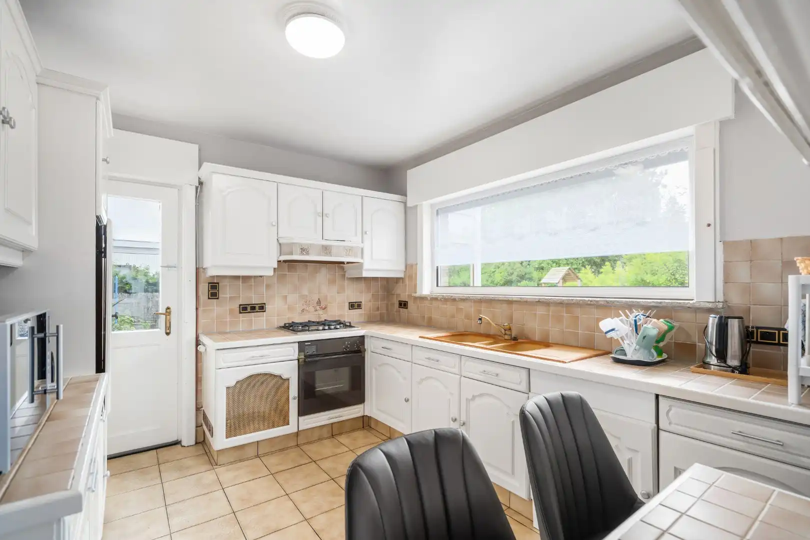 Alleenstaande woning met 3 slaapkamers en 2 garages te Koekelare foto 7