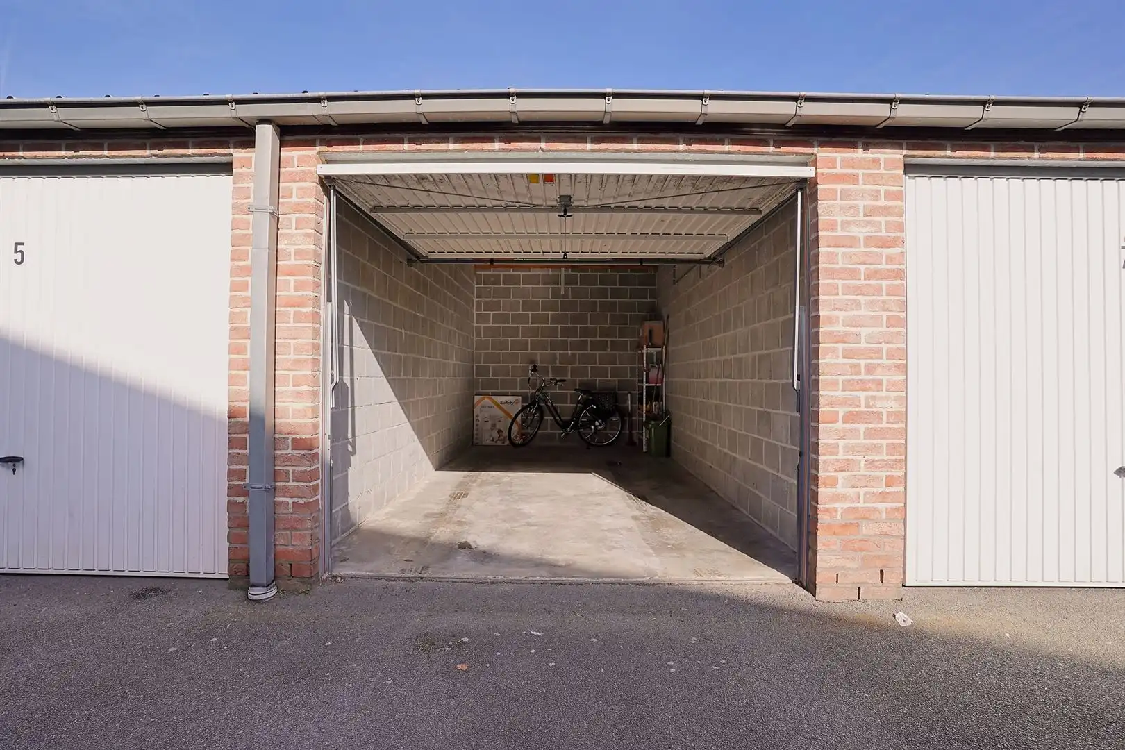 Ruim appartement met 3 slaapkamers, terras en garage te Baasrode foto 9