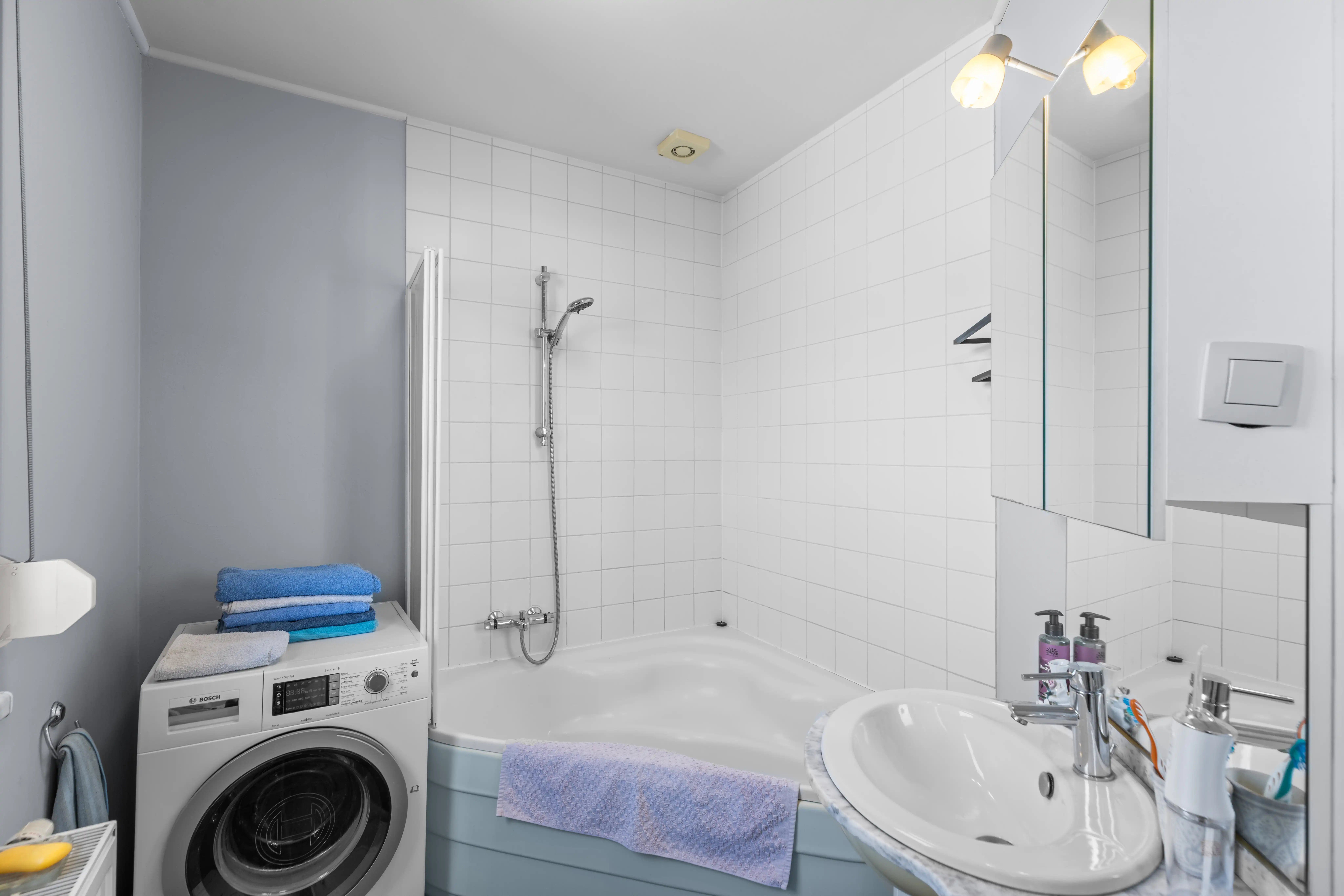 Instapklare woning met gezellig koertje in Belzele (Evergem) foto 8