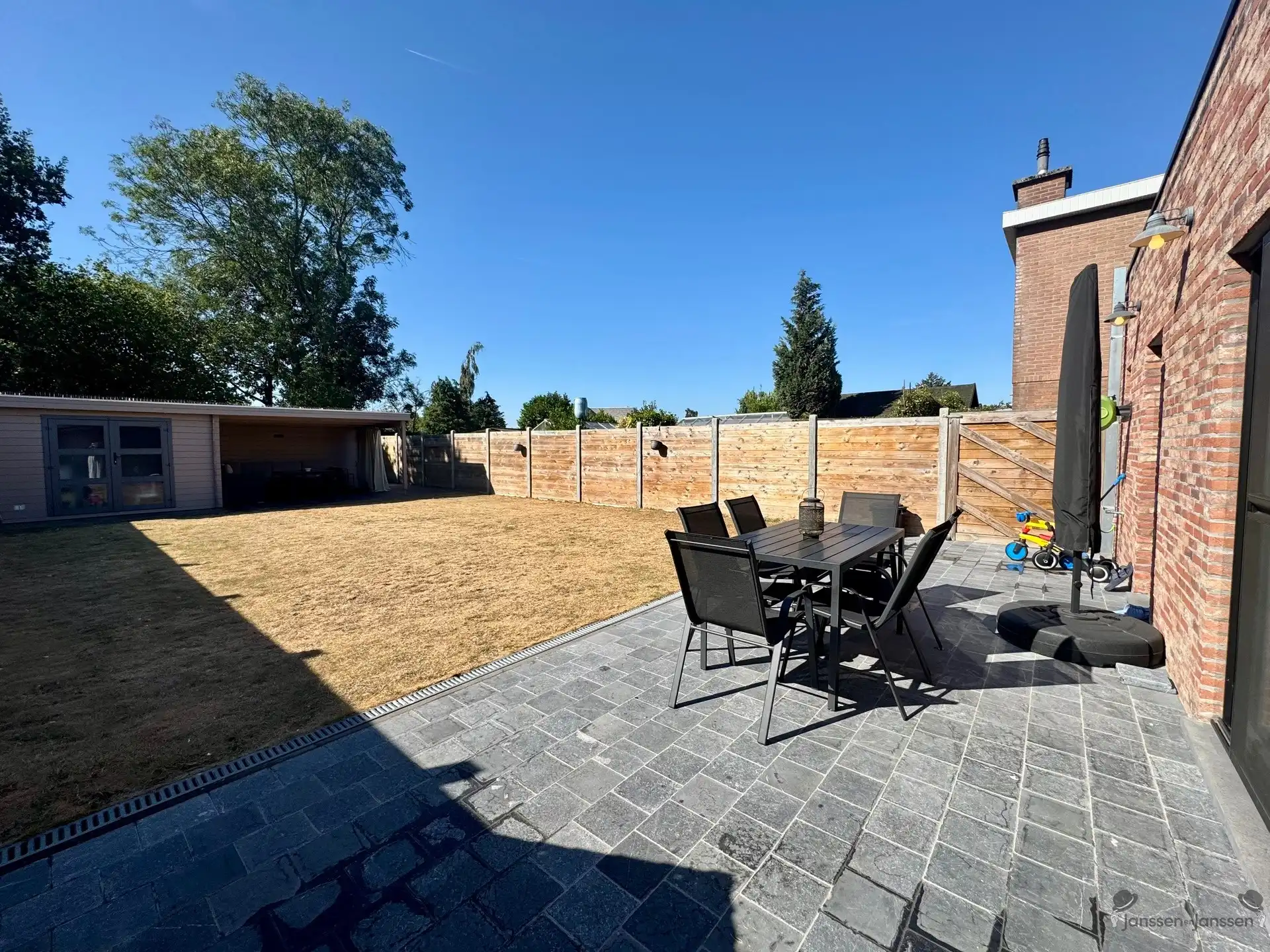 Toffe gezinswoning met ruime tuin foto 4
