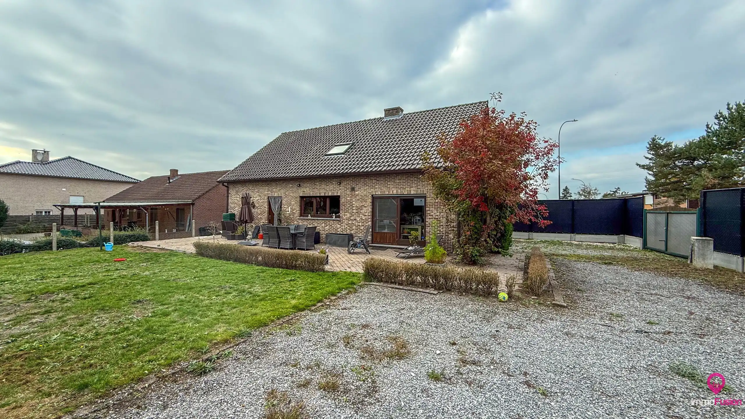 Prachtige landelijke woning met grote omheinde tuin en 3 slpk! foto 37